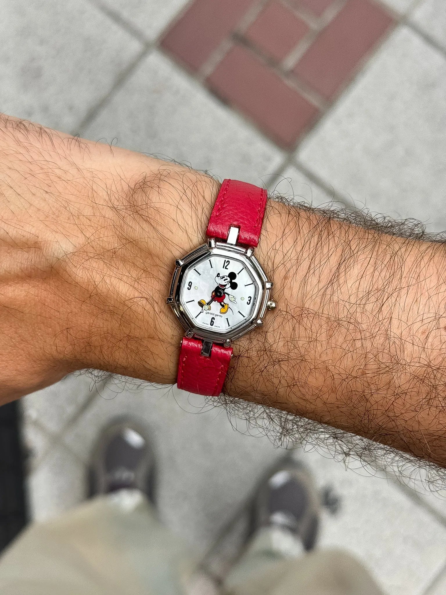 Gerald Genta - Mickey Mouse Disney 27mm Nacre Facetté - 1990s - Atelier Victor