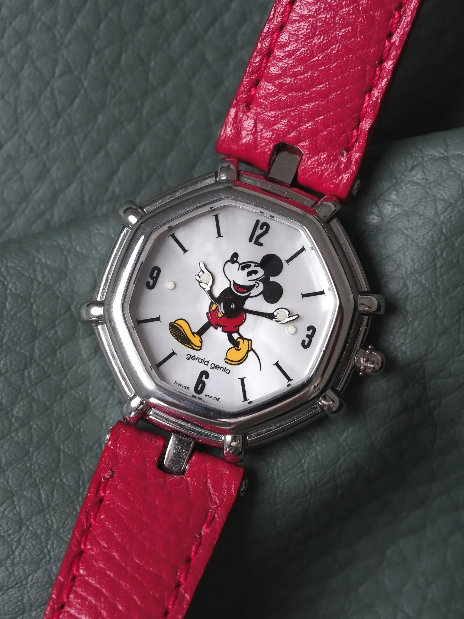 Gerald Genta - Mickey Mouse Disney 27mm Nacre Facetté - 1990s - Atelier Victor