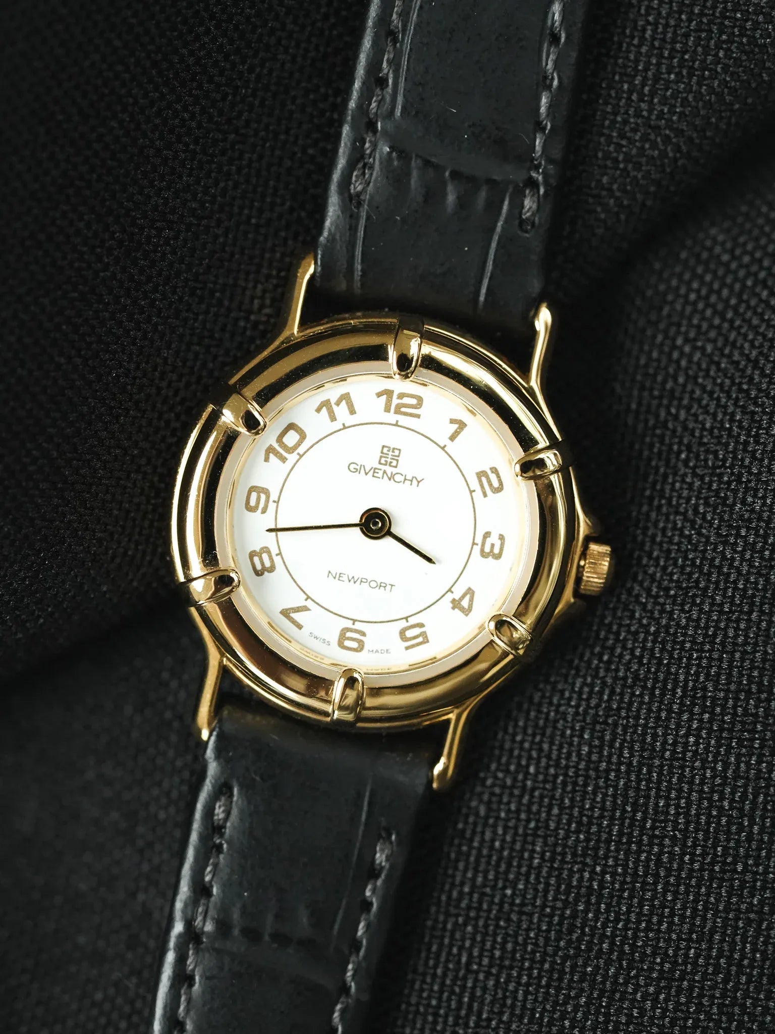 Givenchy - Mini Ronde Plaqué or Cadran blanc - 1990s - Atelier Victor