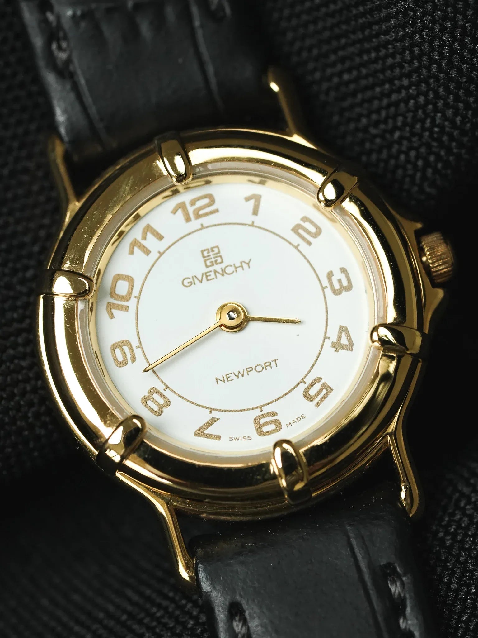 Givenchy - Mini Ronde Plaqué or Cadran blanc - 1990s - Atelier Victor