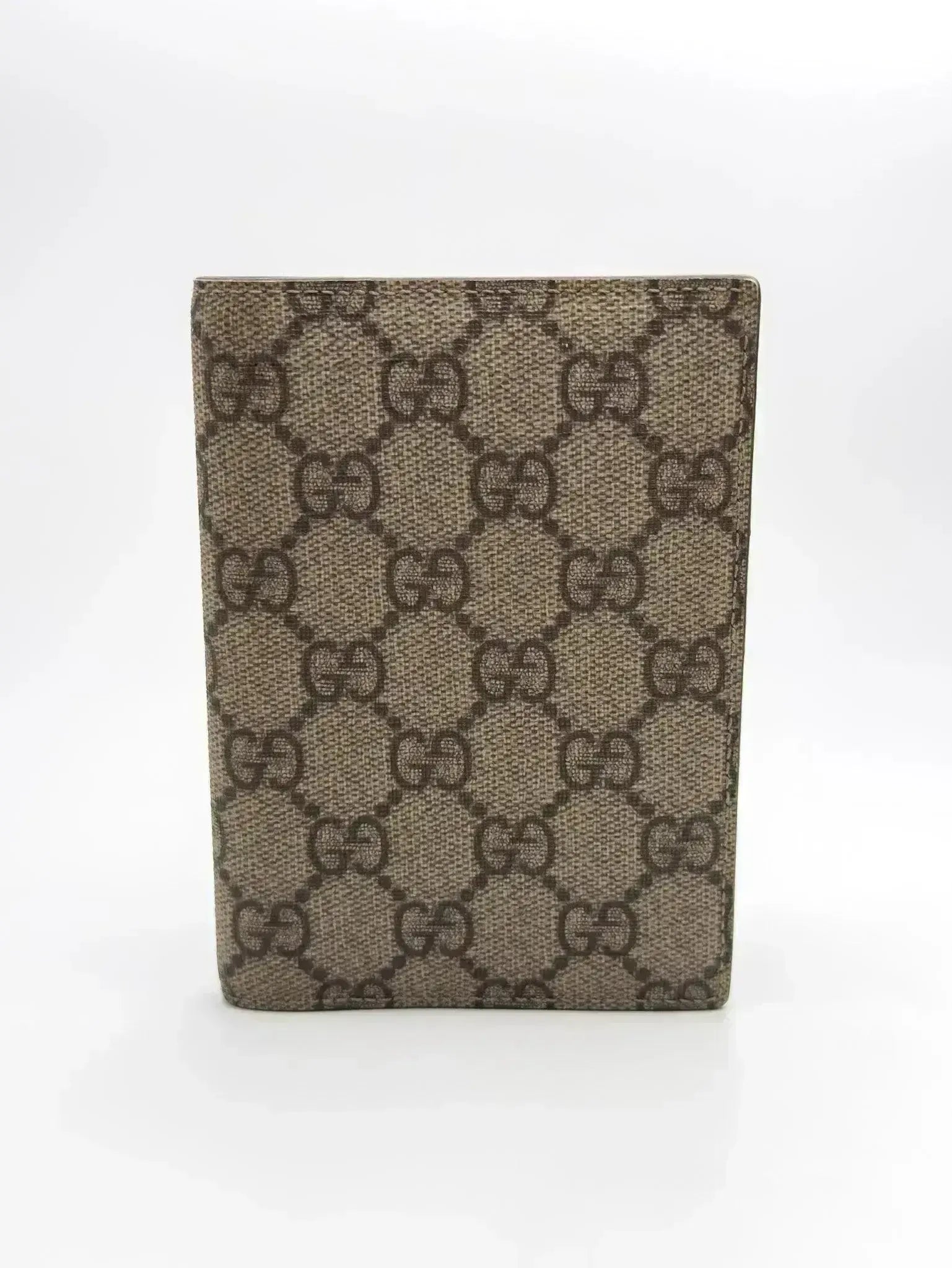 Gucci - Passport case in GG canvas
