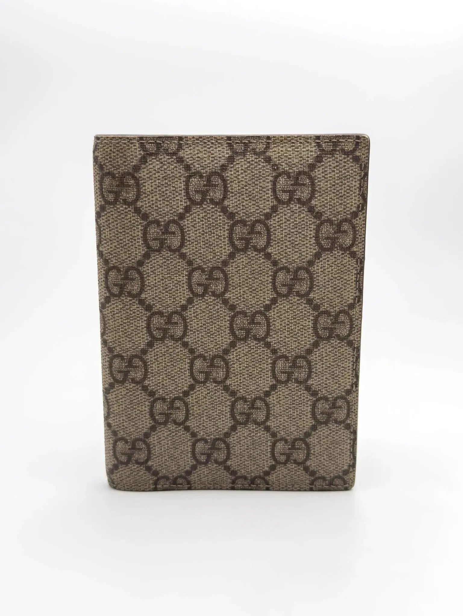 Gucci - Étui pour passeport en toile GG - Atelier Victor Paris - Vintage Watch Shop Dubai