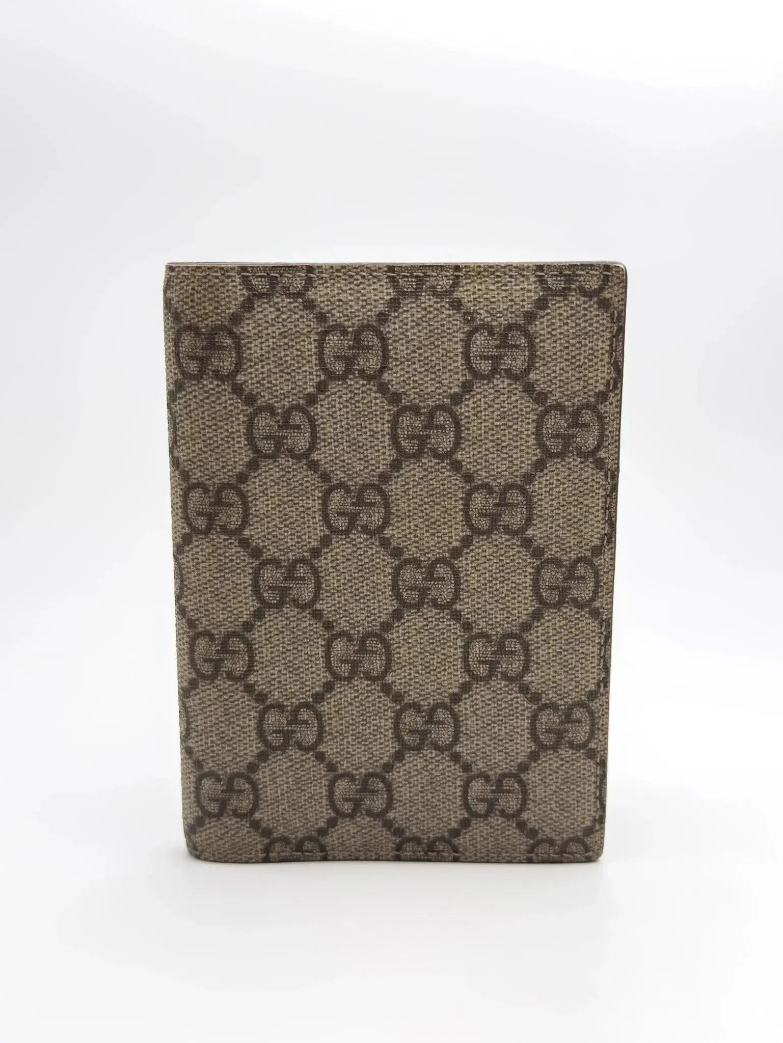 Gucci - Étui pour passeport en toile GG - Atelier Victor - Vintage  Shop