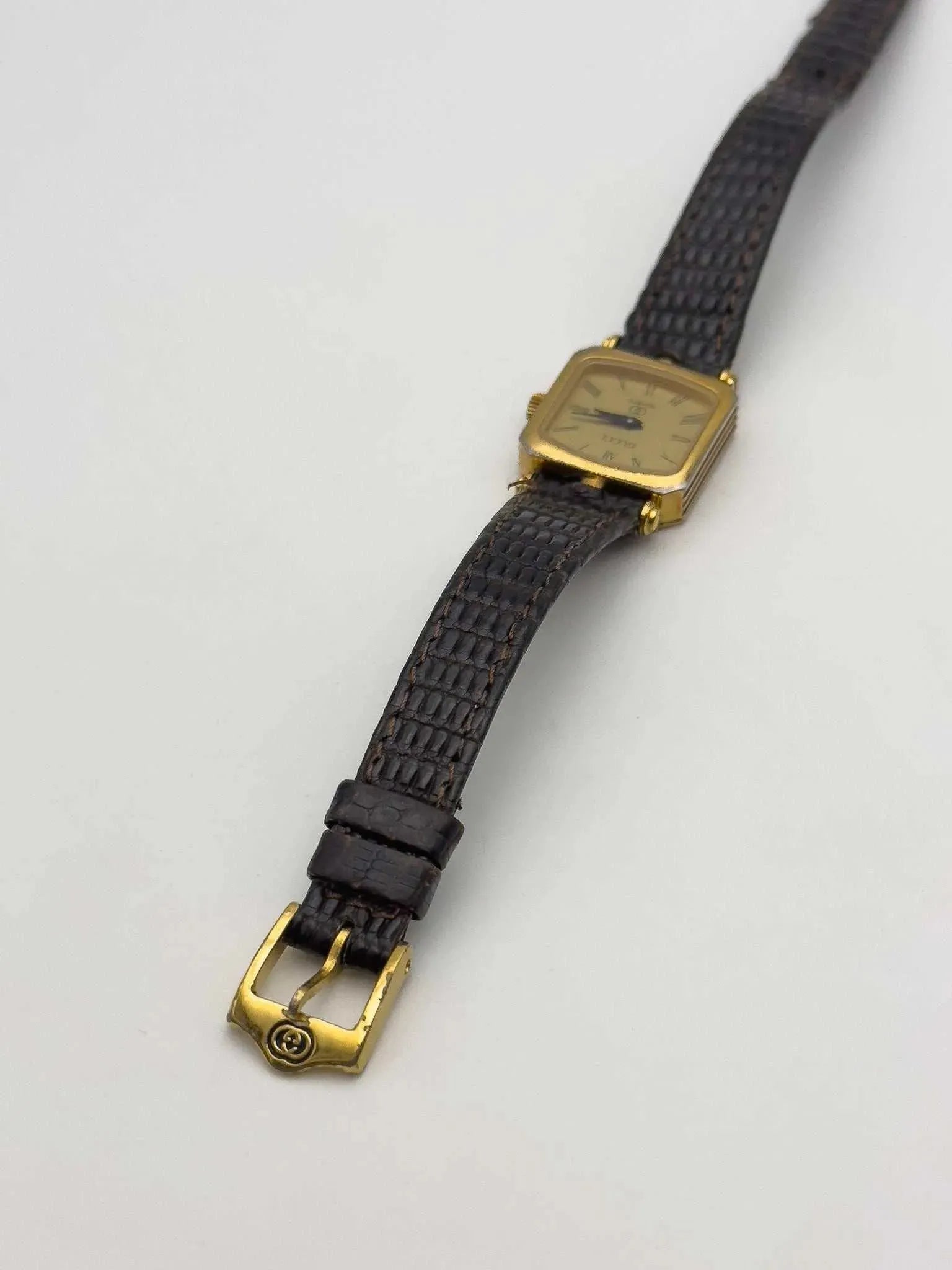 Gucci - Lady Square Gold - 1990s - Atelier Victor Paris - Vintage Watch Shop Dubai