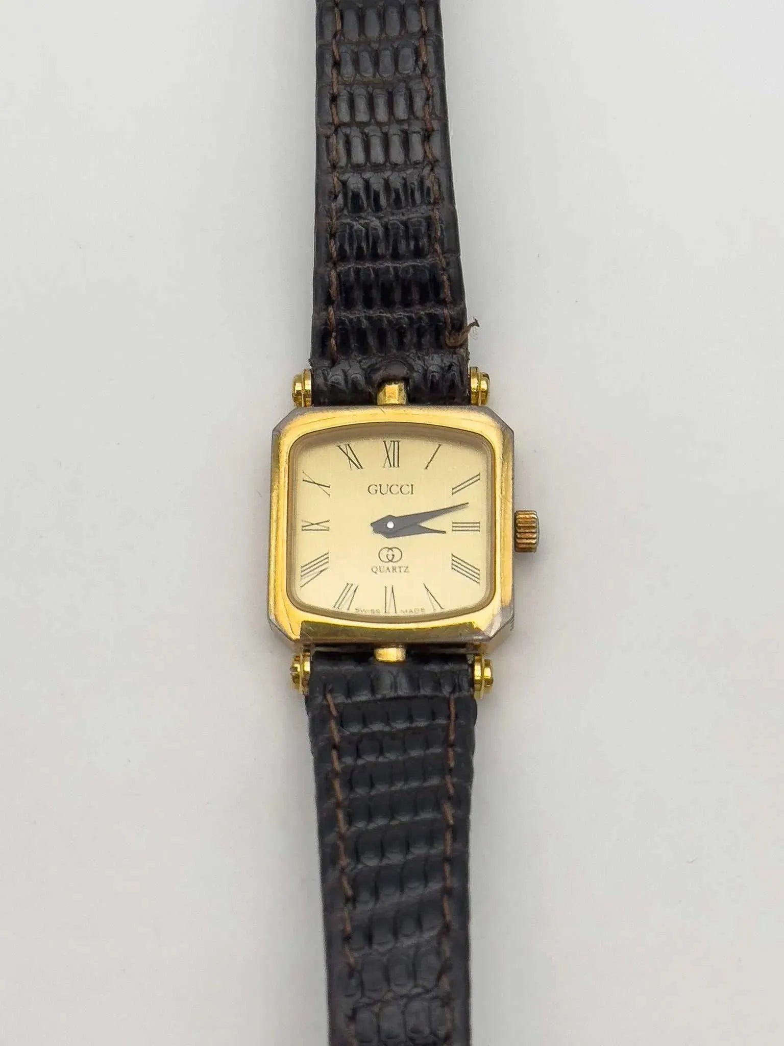 Gucci - Lady Square Gold - 1990s - Atelier Victor Paris - Vintage Watch Shop Dubai