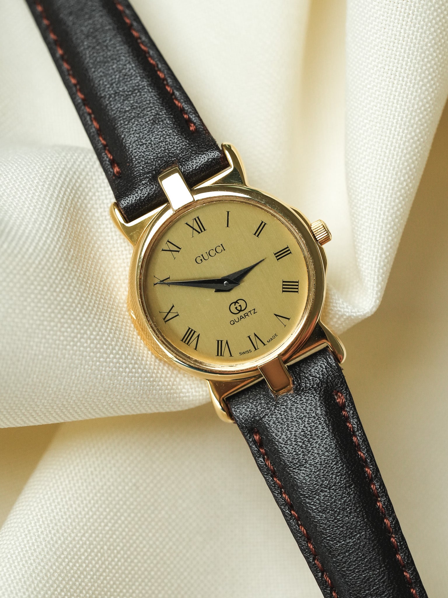 Gucci - Mini Ronde cornes centrales plaqué or - 1980s - Atelier Victor - Vintage  Shop