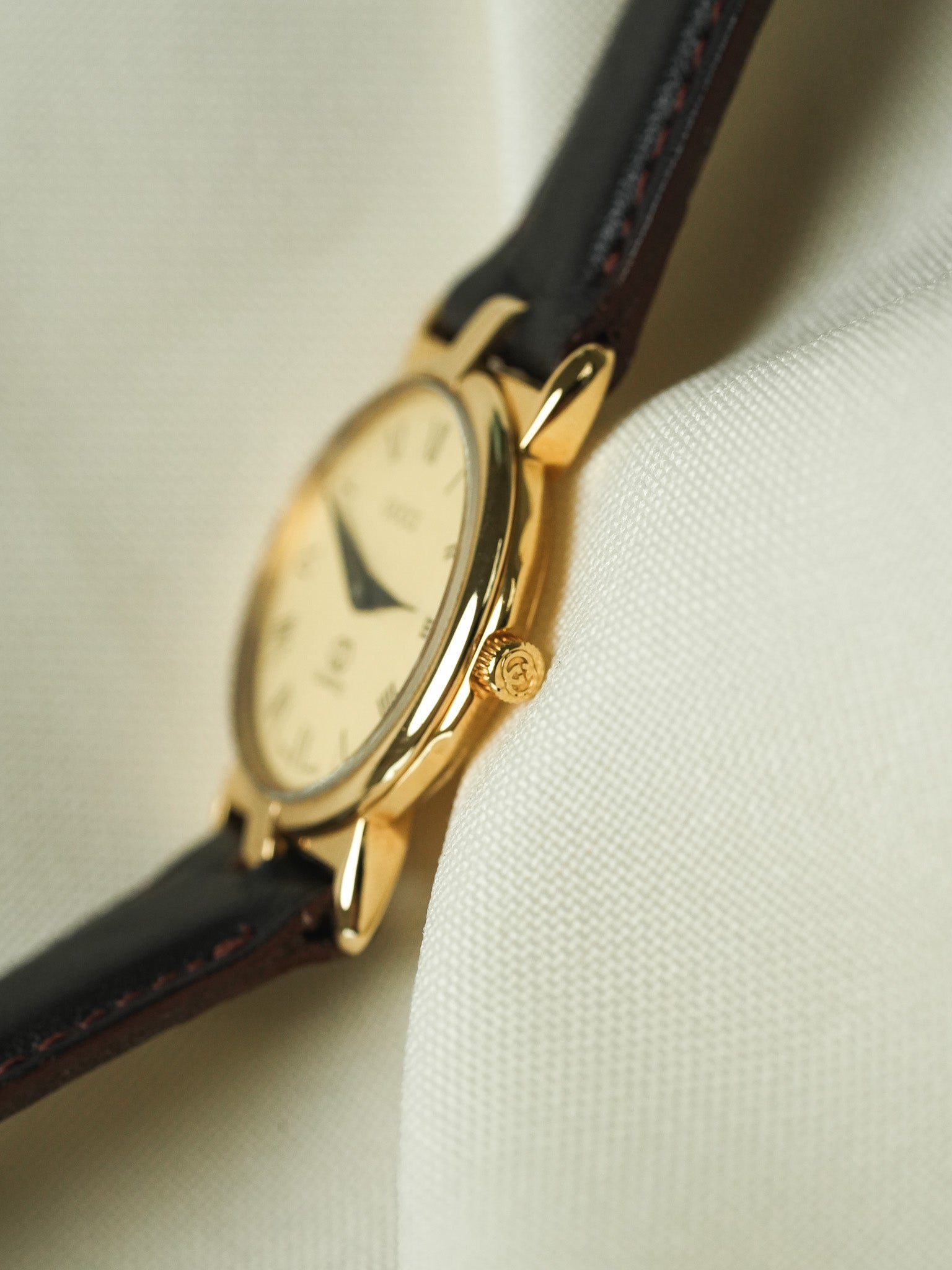 Gucci - Mini Ronde cornes centrales plaqué or - 1980s - Atelier Victor - Vintage  Shop
