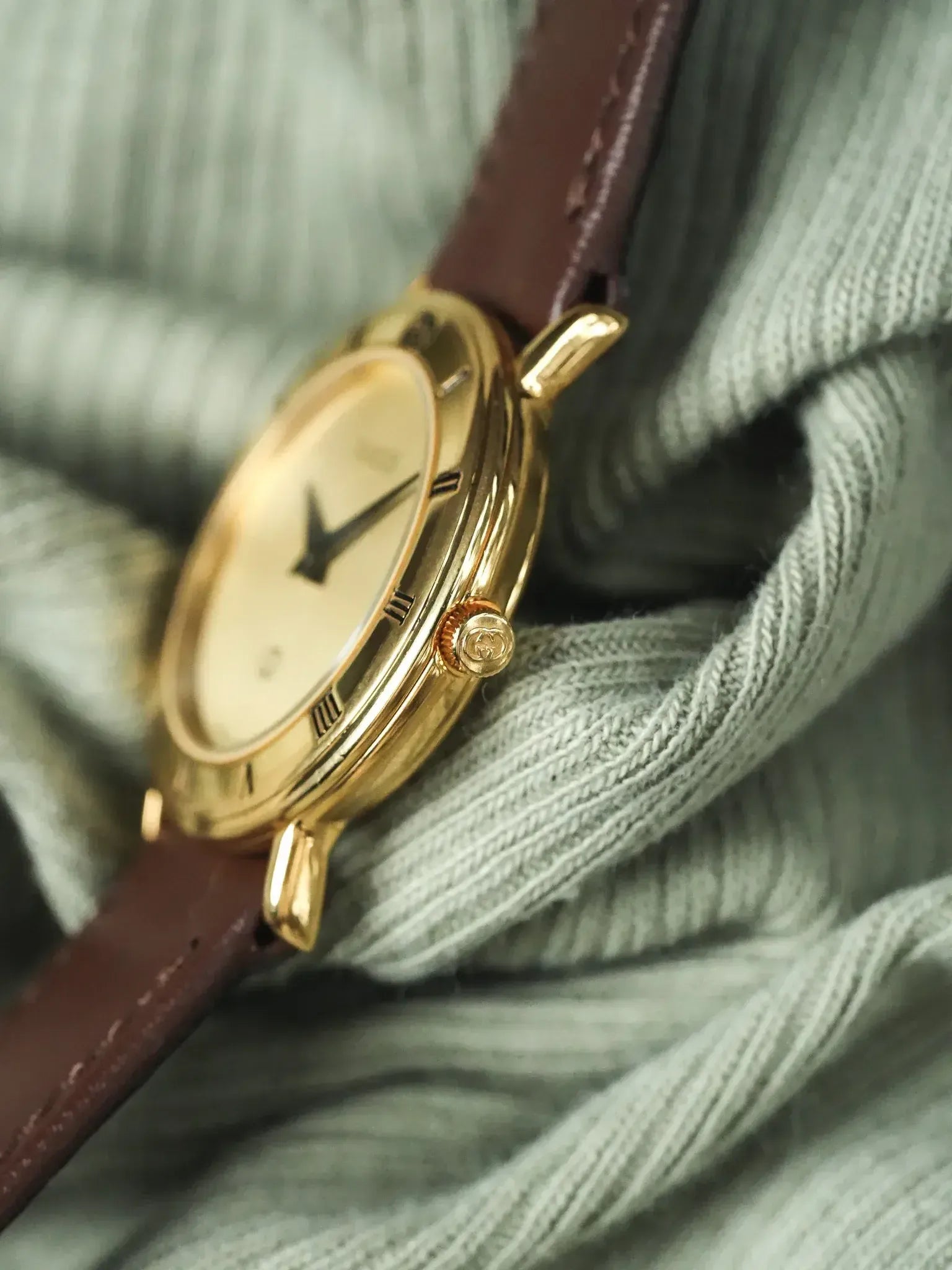 Gucci 90s AUTHENTIC Gold-Tone Dial Brown Leather Strap Watch Gucci 1990 main image 2