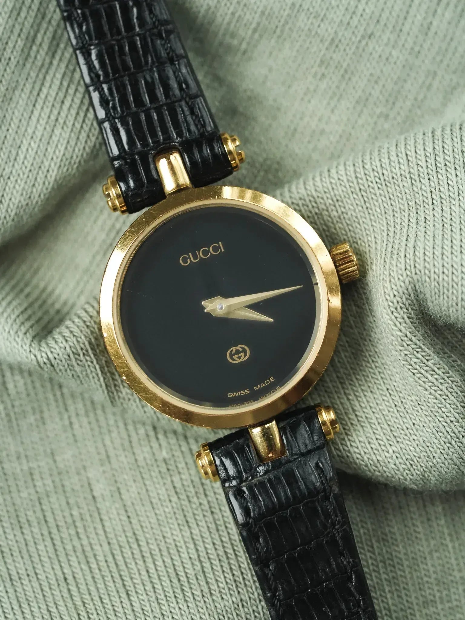 Gucci - Mini Round Gold black lacquer central horns - 1990s