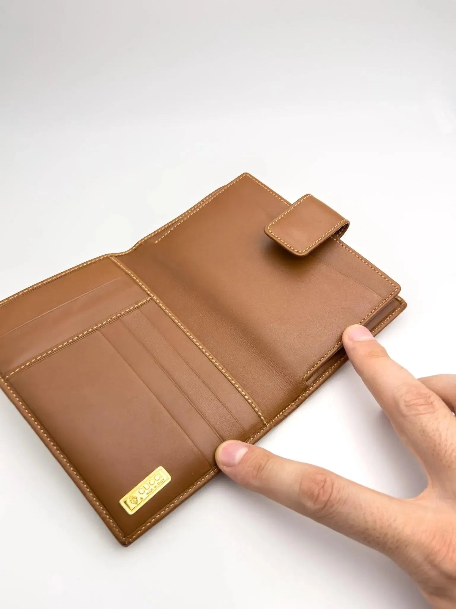 Gucci - Portefeuille en toile GG Blanc Camel - Atelier Victor Paris - Vintage Watch Shop Dubai