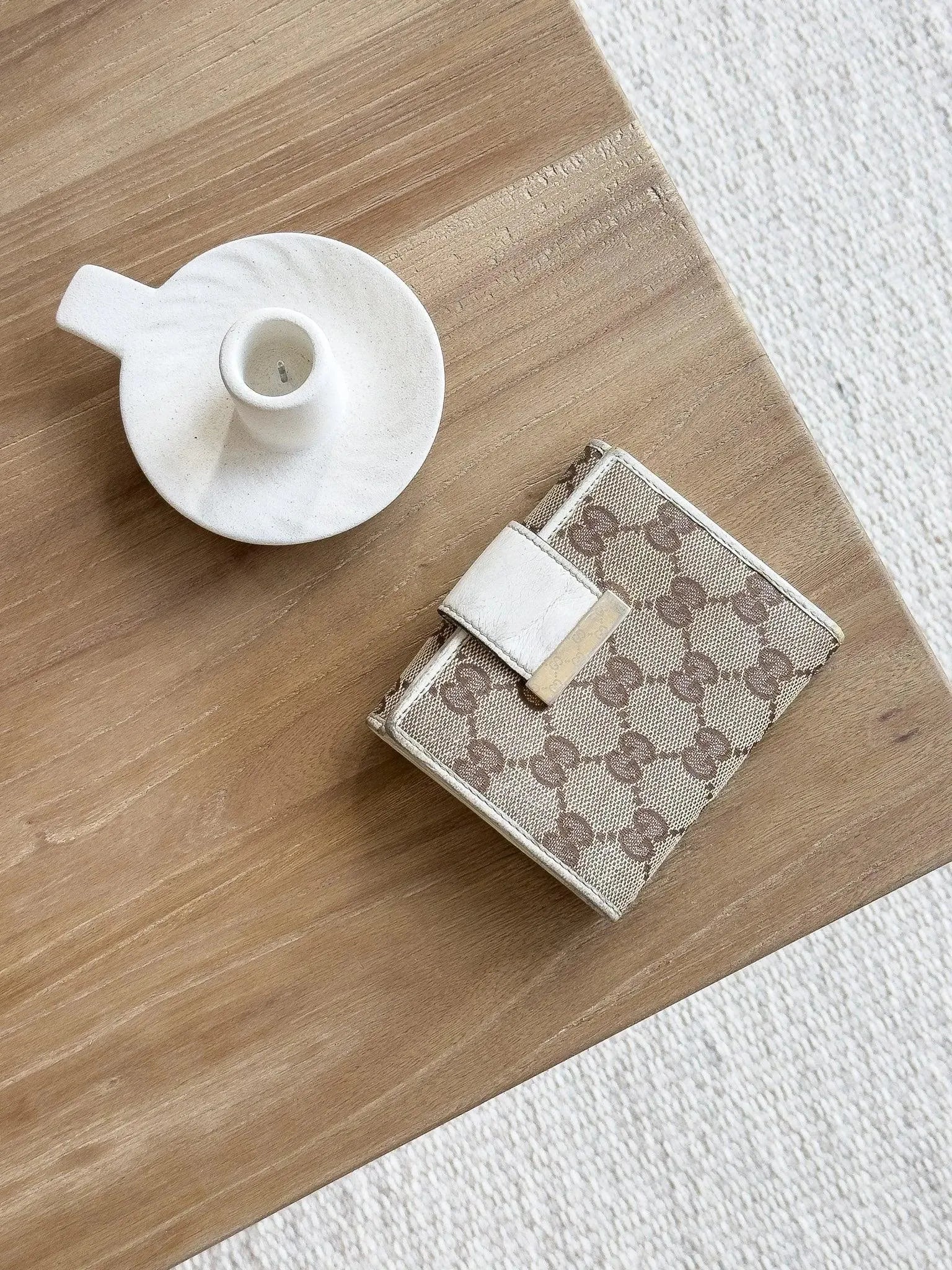 Gucci - Portefeuille en toile GG cuir blanc - Atelier Victor Paris - Vintage Watch Shop Dubai