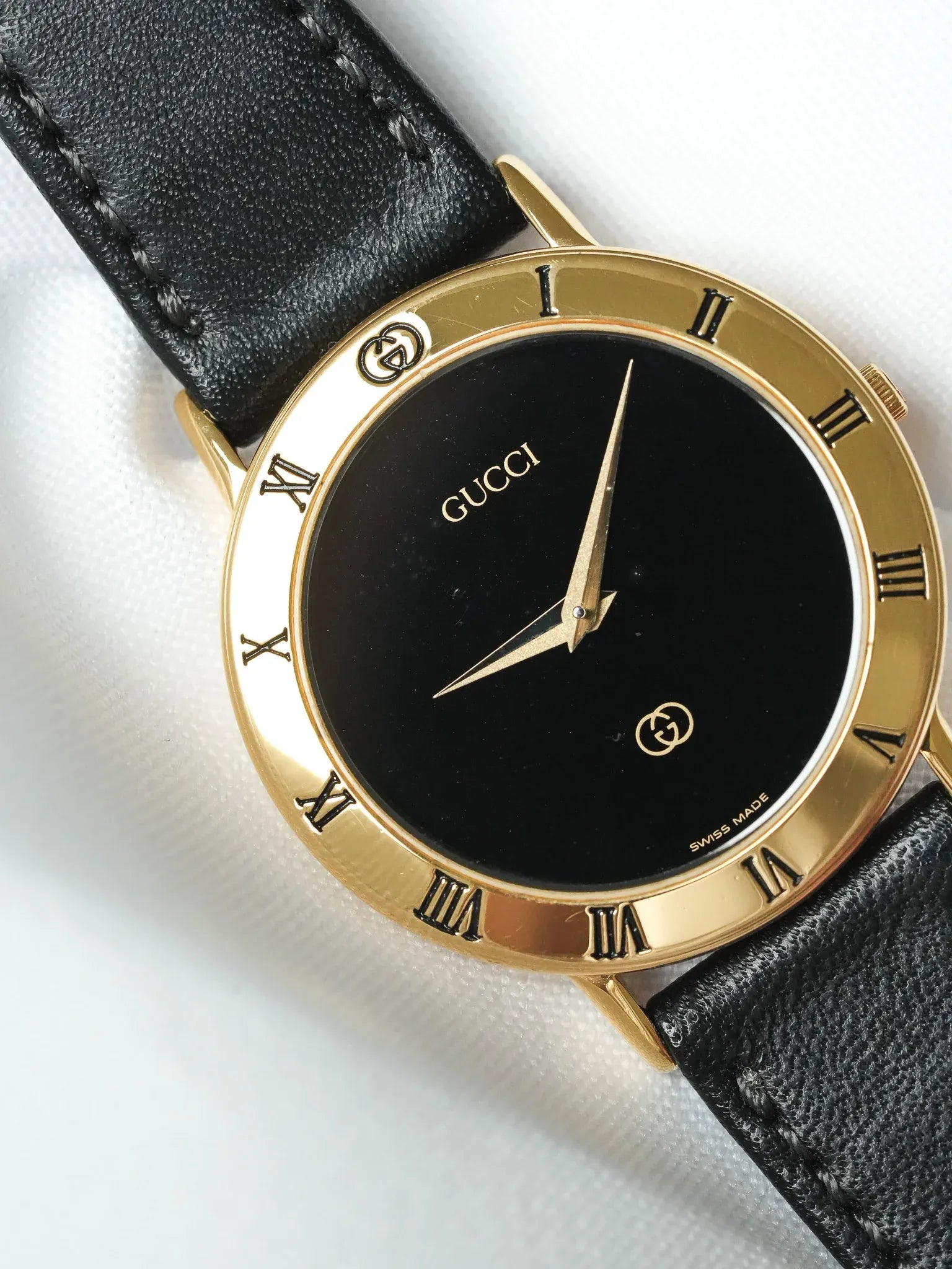 Gucci - Ronde Or Index Romain Cadran noir (0005145) - 1990s - Atelier Victor