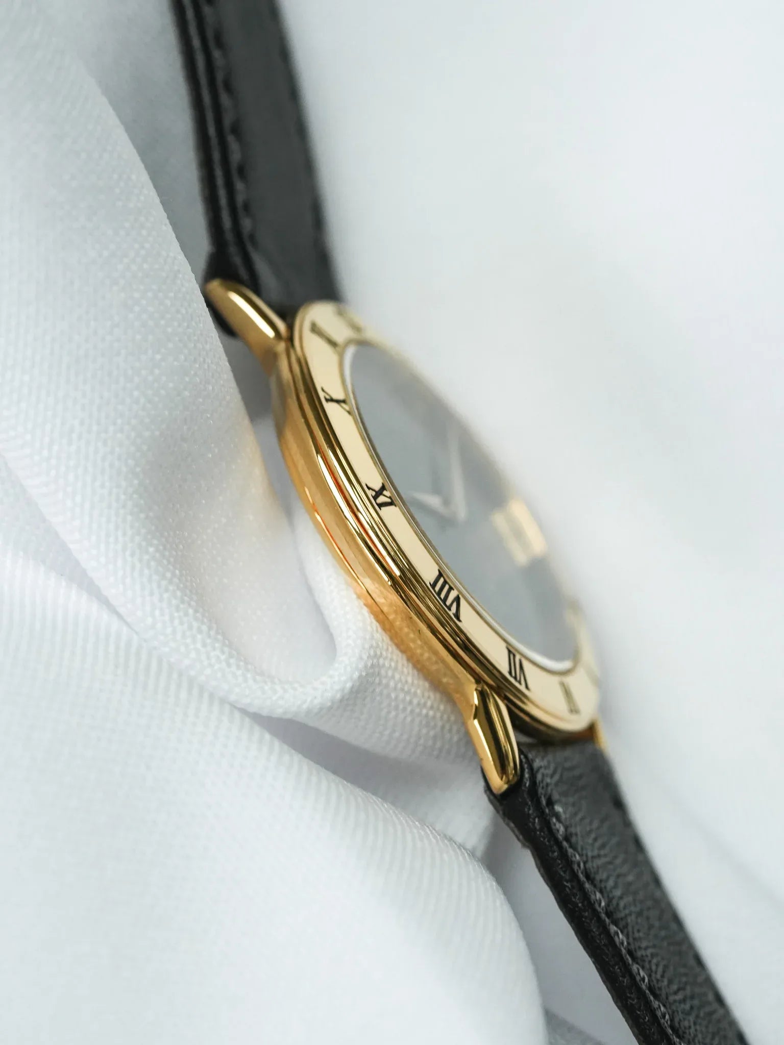 Gucci - Ronde Or Index Romain Cadran noir (0005145) - 1990s - Atelier Victor