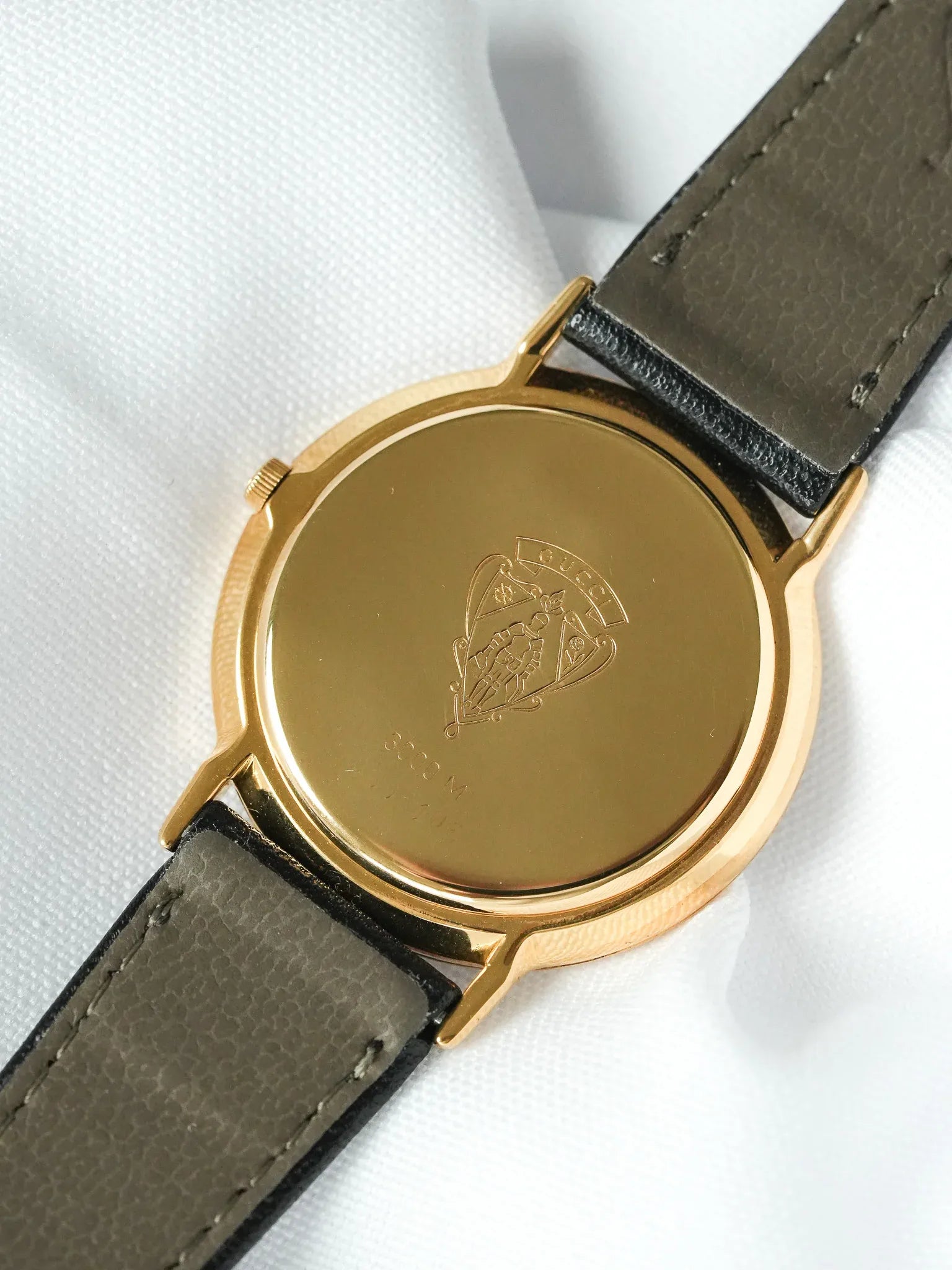 Gucci - Ronde Or Index Romain Cadran noir (0005145) - 1990s - Atelier Victor