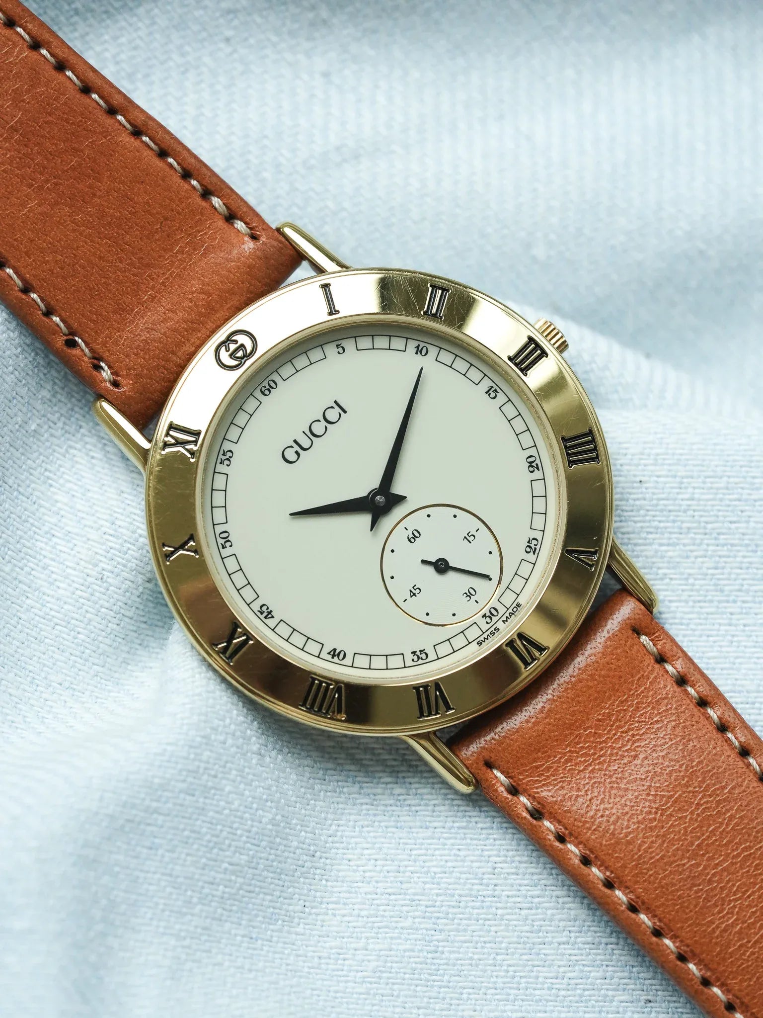 Watch Gucci Vintage (1990s) - Round Gold Sub-second 33mm 