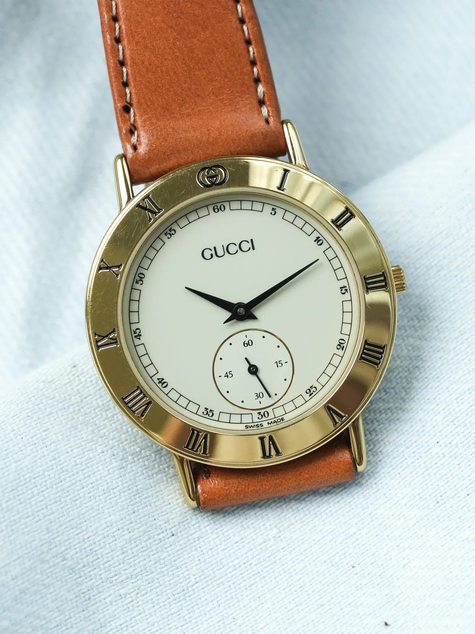 Watch Gucci Vintage (1990s) - Round Gold Sub-second 33mm 
