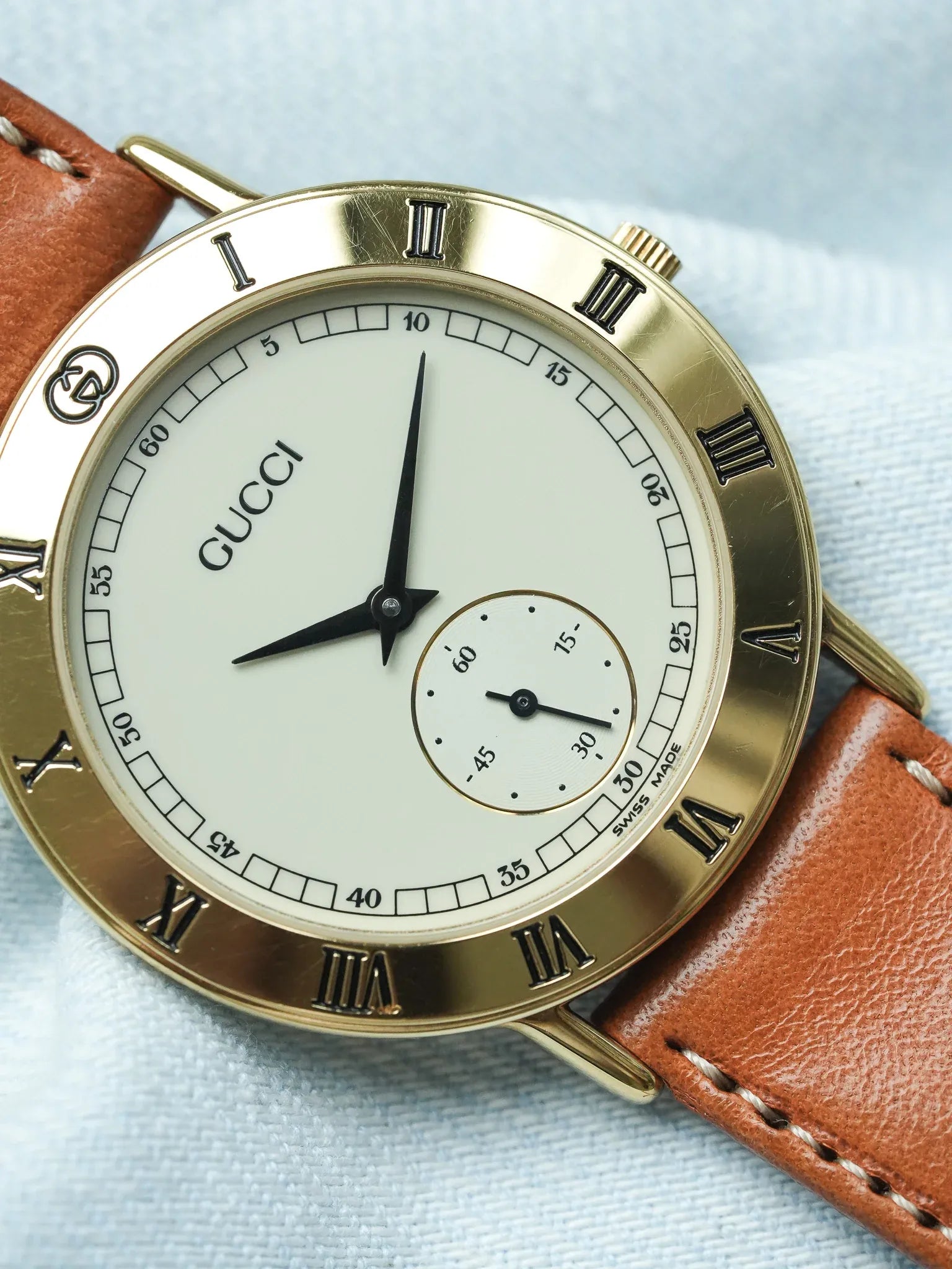Watch Gucci Vintage (1990s) - Round Gold Sub-second 33mm 
