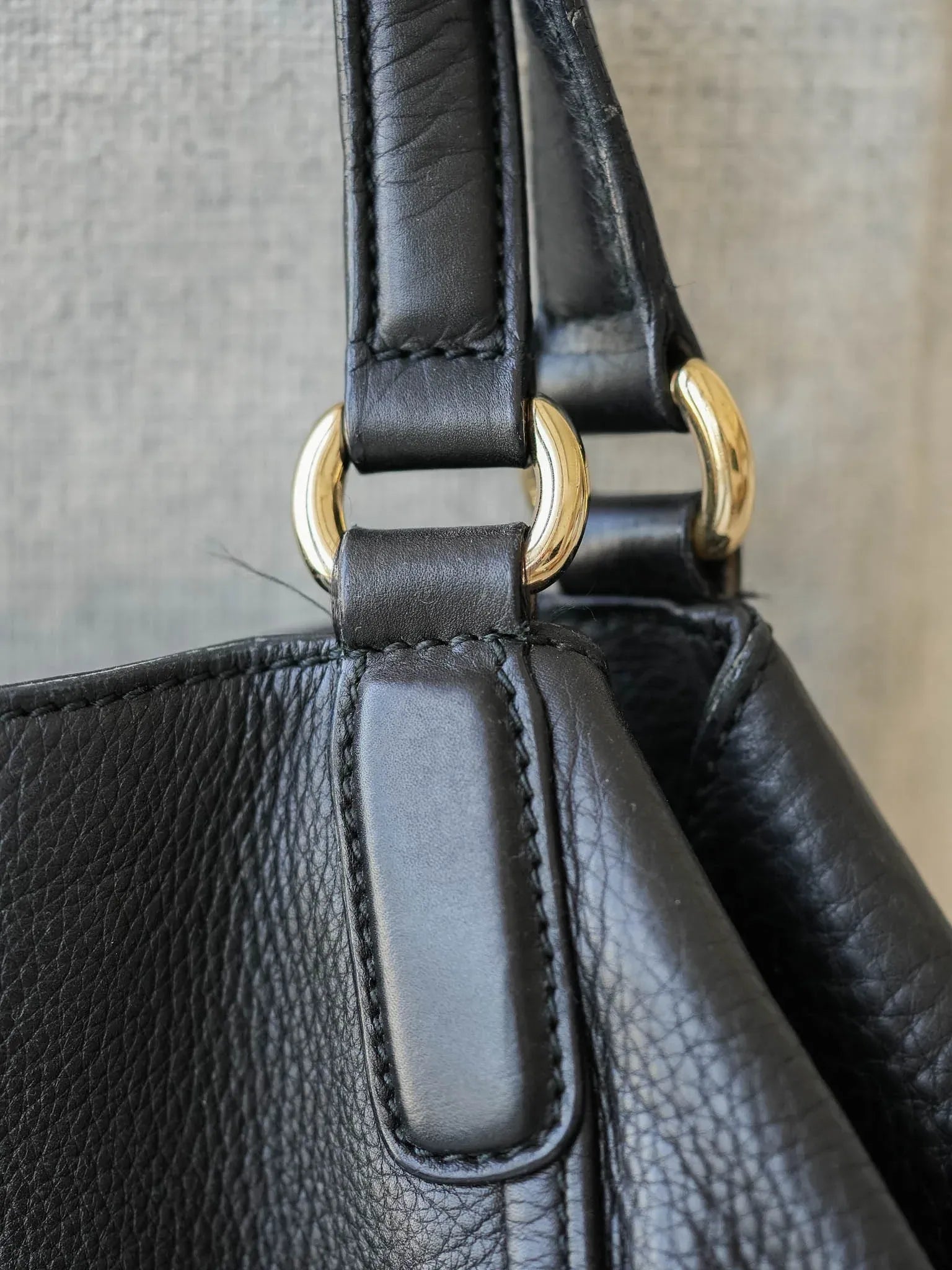 Gucci - Sac à main Soho en cuir noir - Atelier Victor