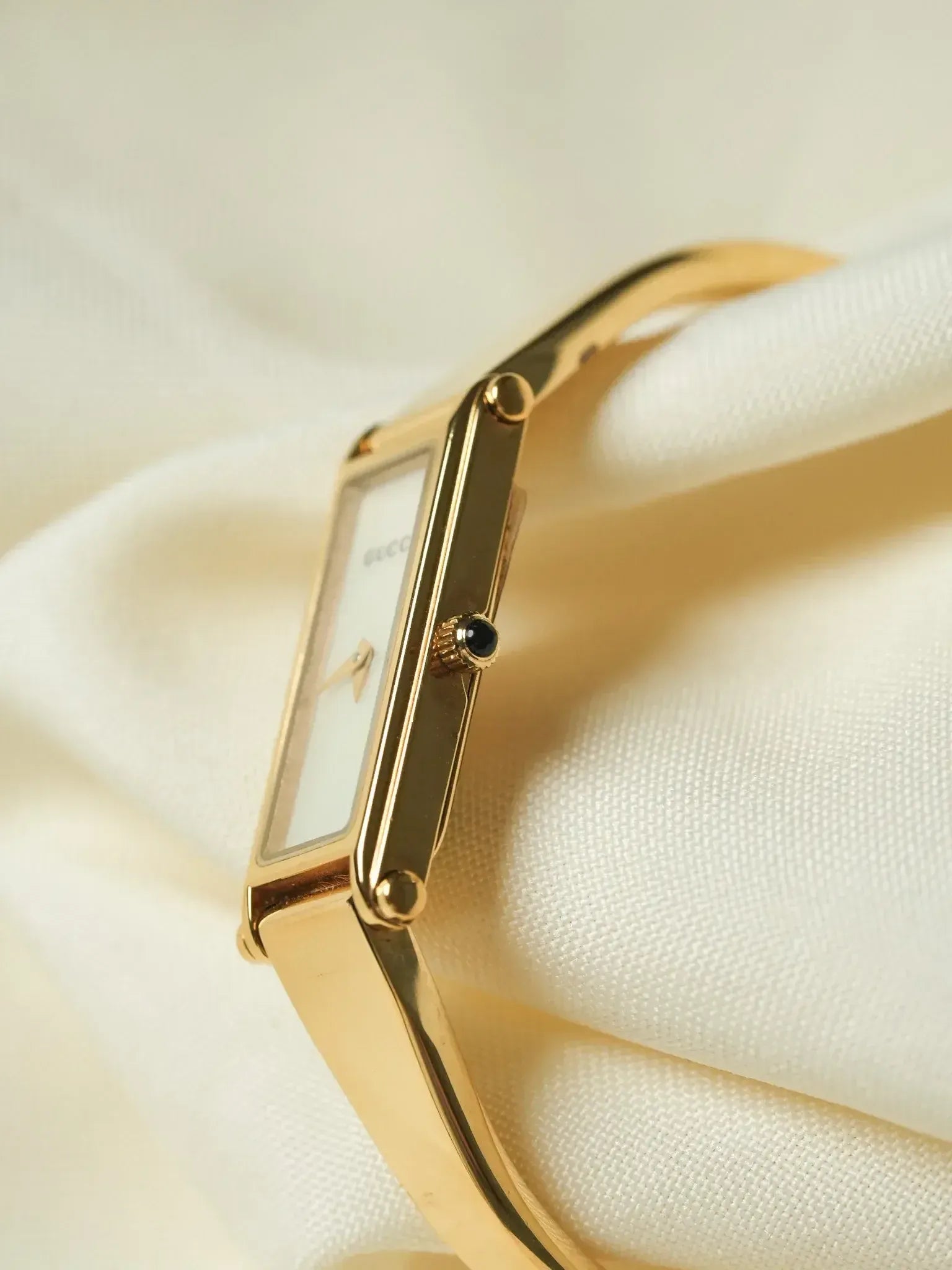 Gucci Gold Slim Rectangular Bangle Watch Vintage 1990s Gucci Bangle Quartz Watch - Rectangular Golden  main image 2