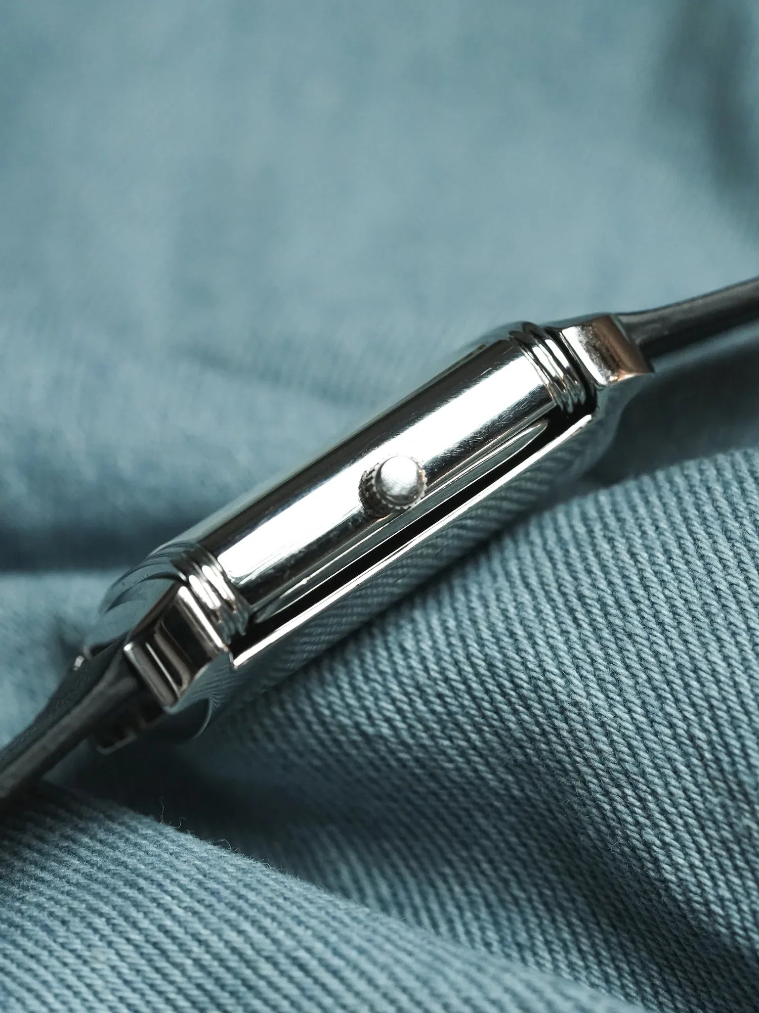 Hitachi - Tank Reverso Acier Quartz - 1990s - Atelier Victor