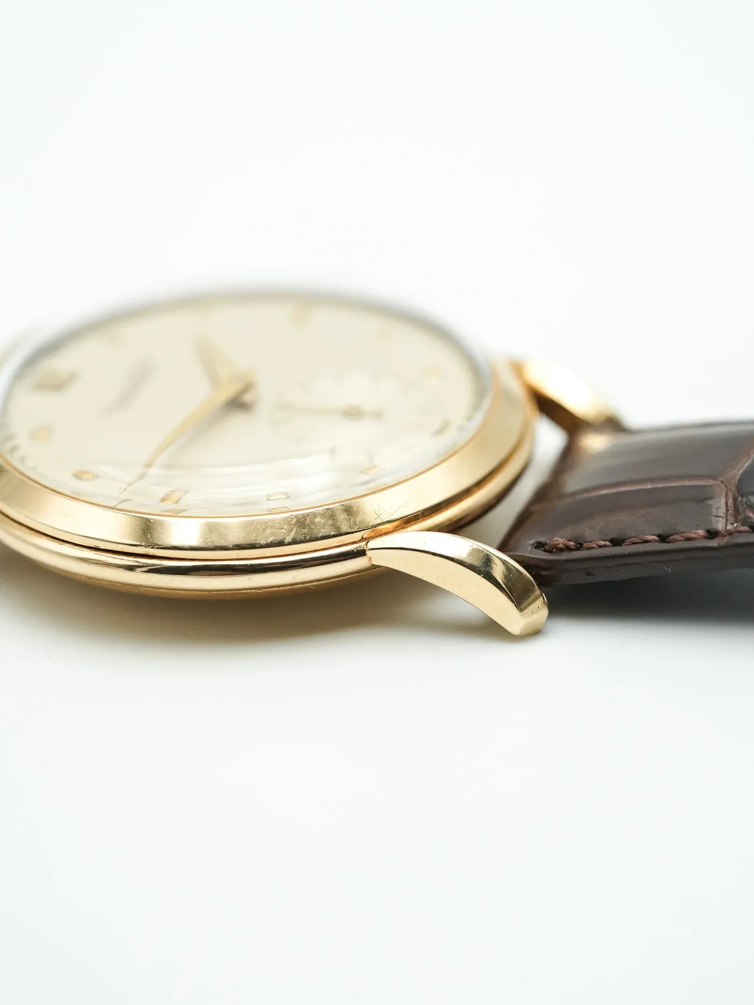 IWC - Calatrava Or jaune 18k Cornes Gouttes d'eau - 1940s - Atelier Victor - Vintage  Shop