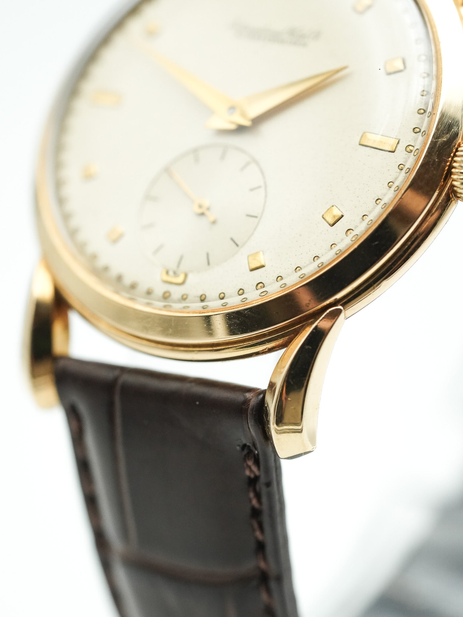 IWC - Calatrava Or jaune 18k Cornes Gouttes d'eau - 1940s - Atelier Victor - Vintage  Shop