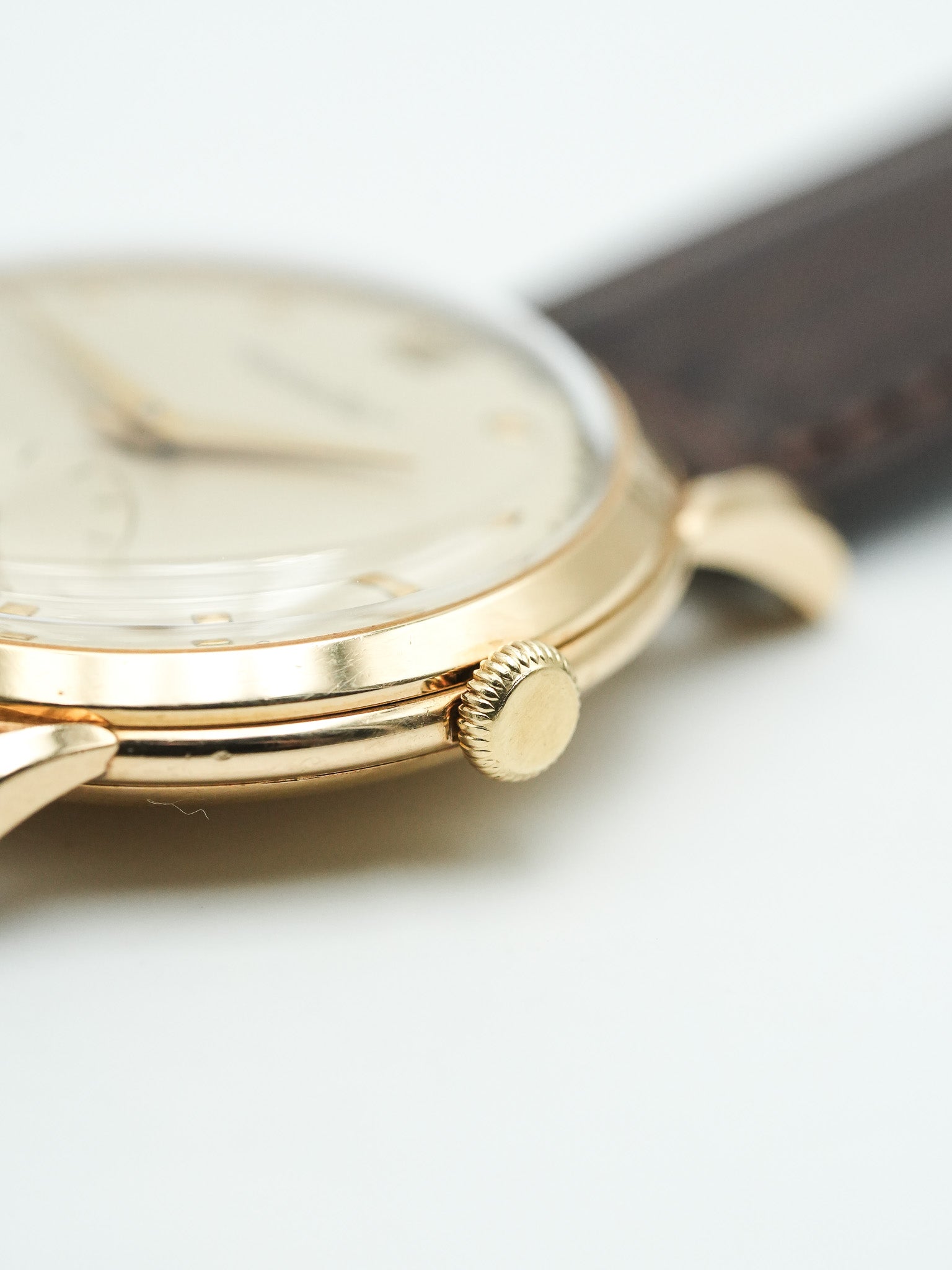 IWC - Calatrava Or jaune 18k Cornes Gouttes d'eau - 1940s - Atelier Victor - Vintage  Shop