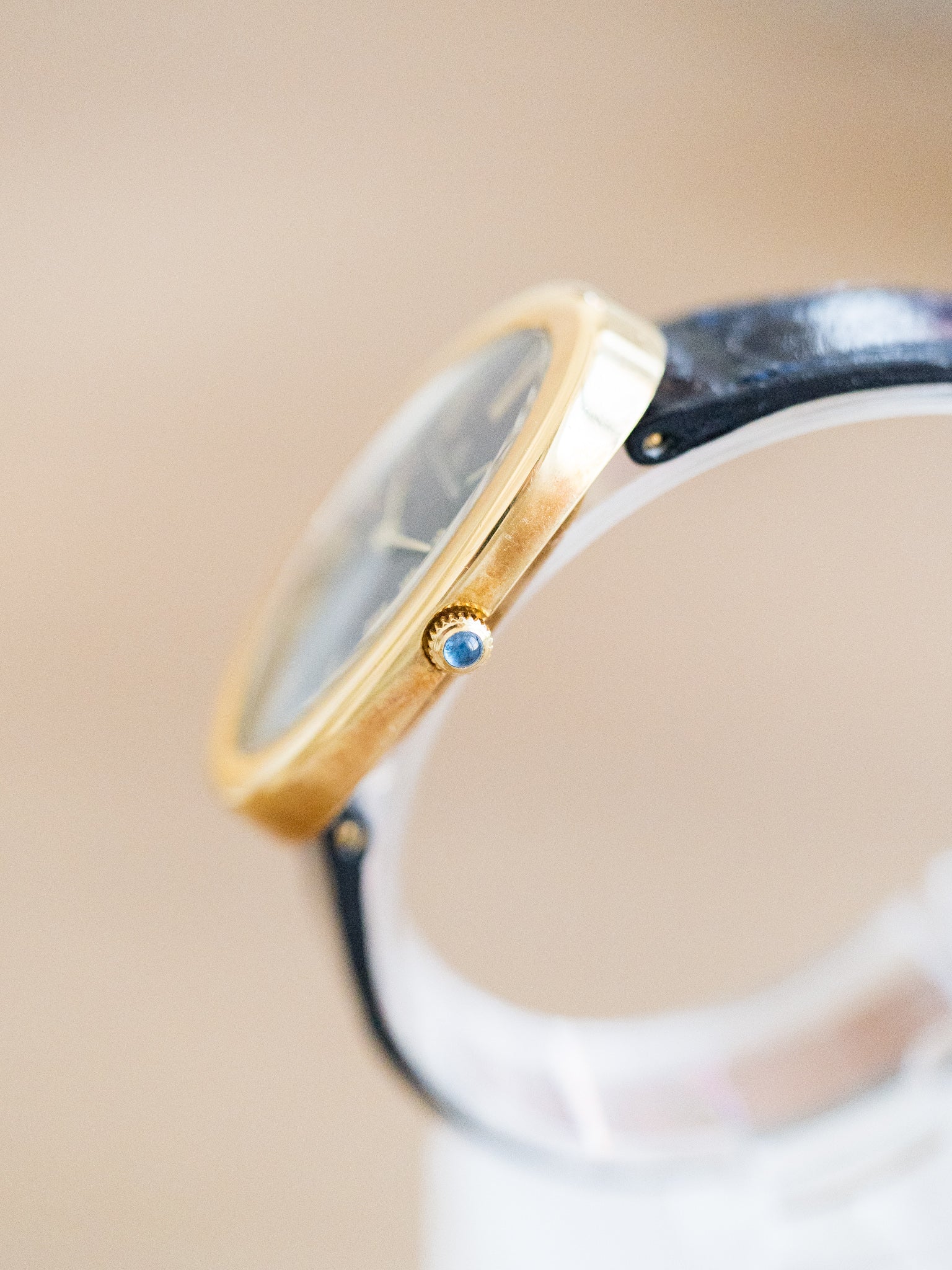 Jaeger-LeCoultre - 9113 Baignoire Or 18k Bleu tapissé - 1970s - Atelier Victor Paris - Vintage Watch Shop Dubai