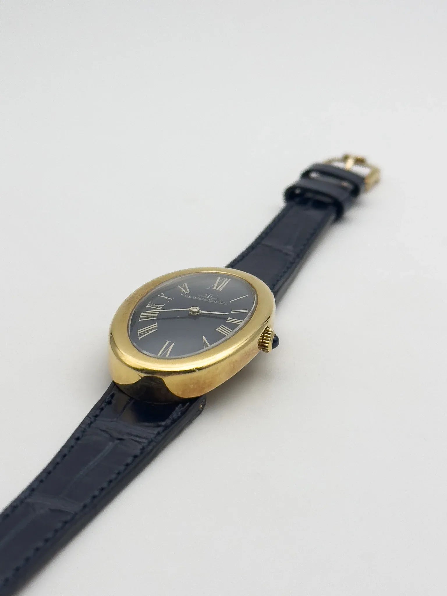 Jaeger-LeCoultre - 9113 Baignoire Or 18k Bleu tapissé - 1970s - Atelier Victor - Vintage  Shop