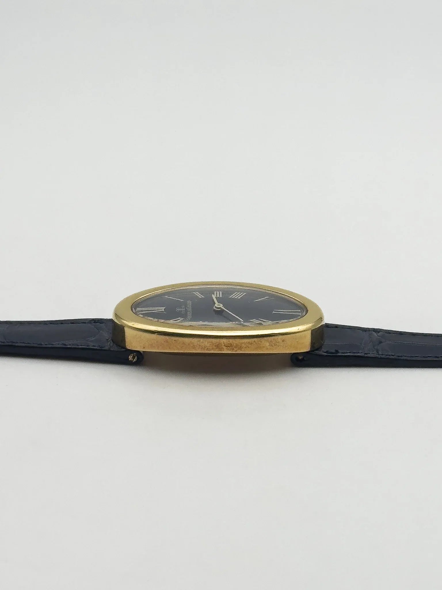 Jaeger-LeCoultre - 9113 Baignoire Or 18k Bleu tapissé - 1970s - Atelier Victor - Vintage  Shop