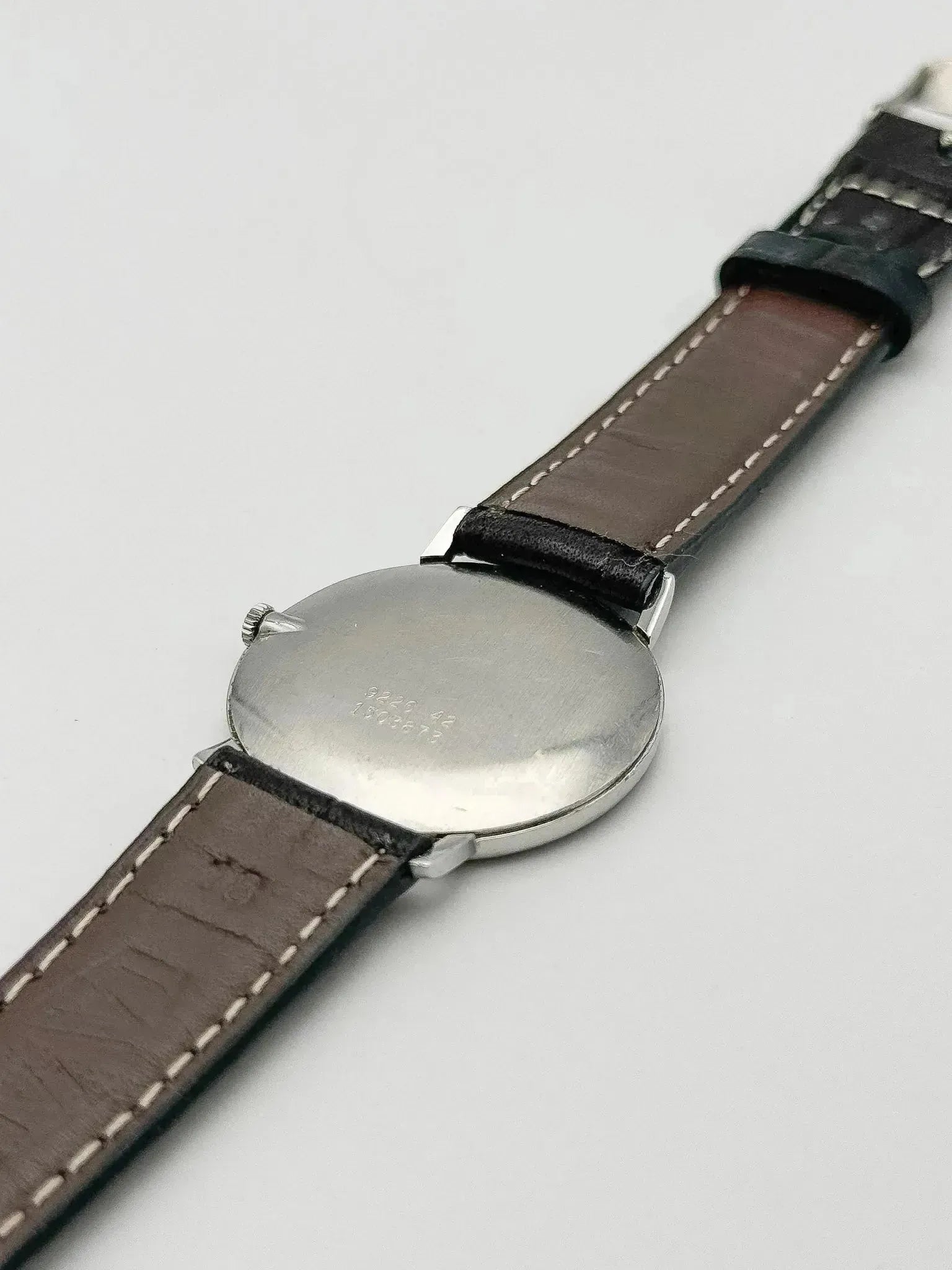 Jaeger-LeCoultre - Dress Watch Acier Extra plate 9226 - 1970s - Atelier Victor - Vintage  Shop