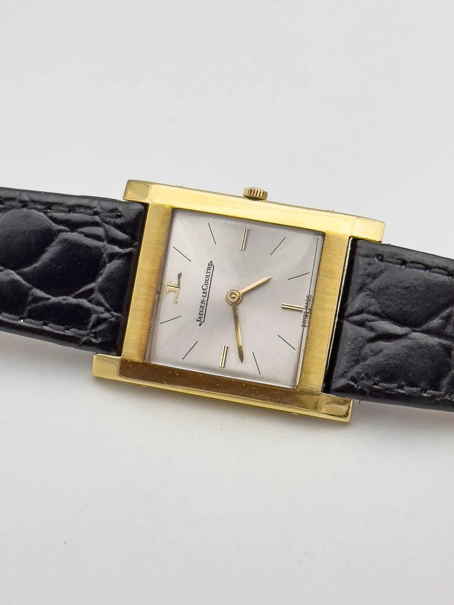 Jaeger-LeCoultre - Tank Or jaune 18k - Full Set - 1968 - Atelier Victor Paris - Vintage Watch Shop Dubai
