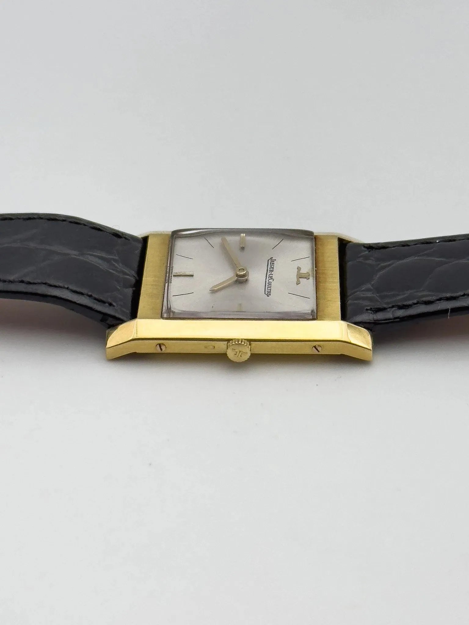 Jaeger-LeCoultre - Tank Or jaune 18k - Full Set - 1968 - Atelier Victor Paris - Vintage Watch Shop Dubai
