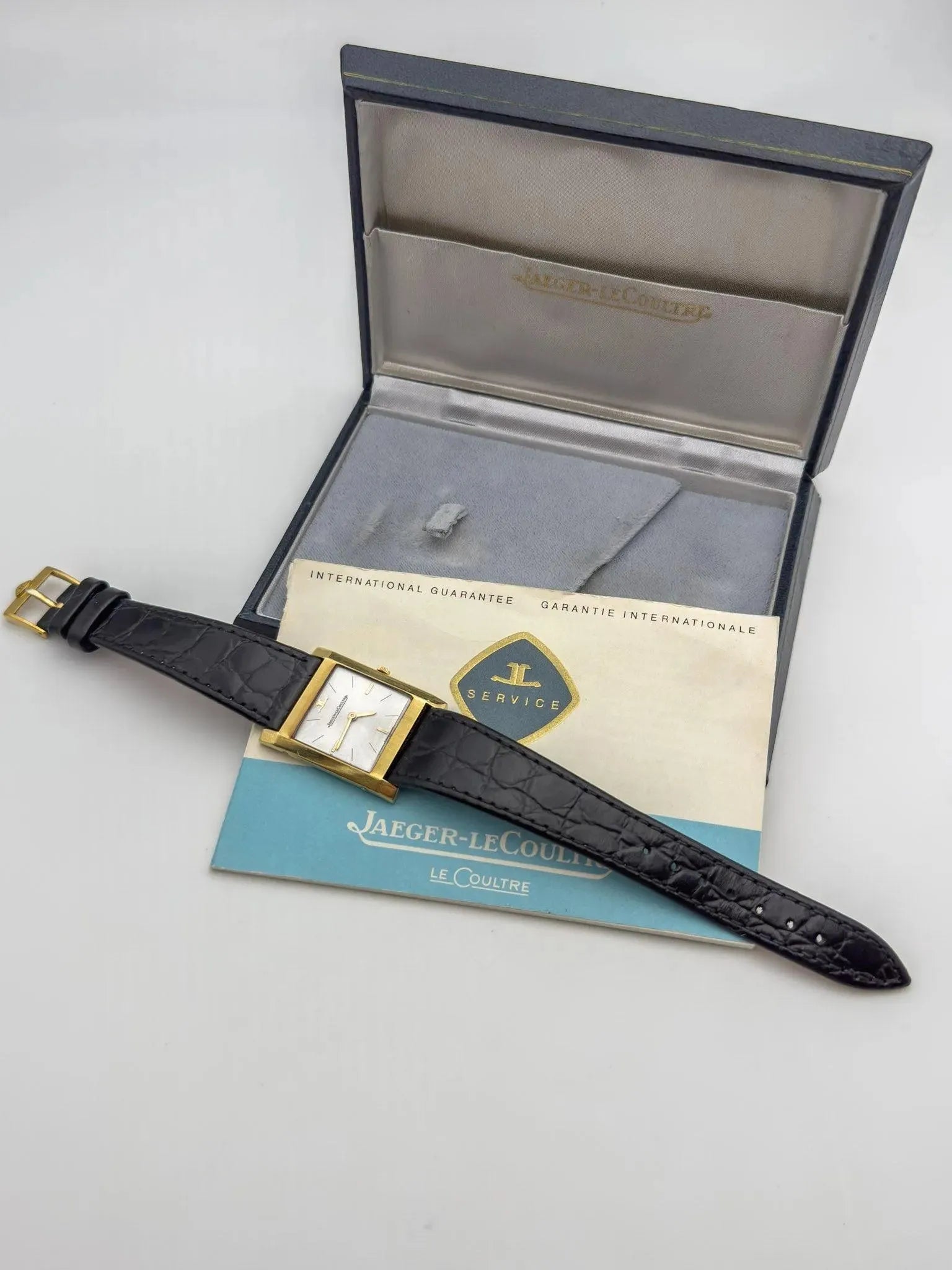 Jaeger-LeCoultre - Tank Or jaune 18k - Full Set - 1968 - Atelier Victor Paris - Vintage Watch Shop Dubai