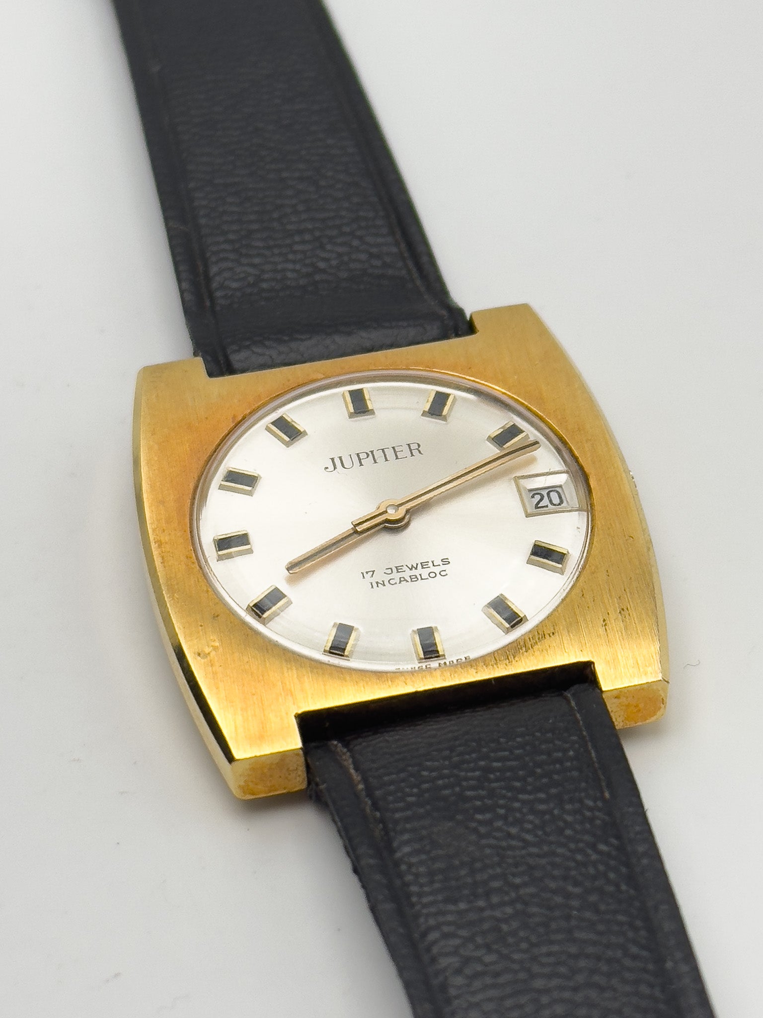Jupiter - Tonneau Élargie Plaqué or - 1980s - Atelier Victor Paris - Vintage Watch Shop Dubai