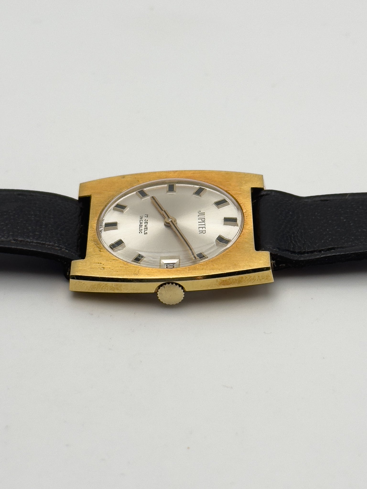 Jupiter - Tonneau Élargie Plaqué or - 1980s - Atelier Victor Paris - Vintage Watch Shop Dubai