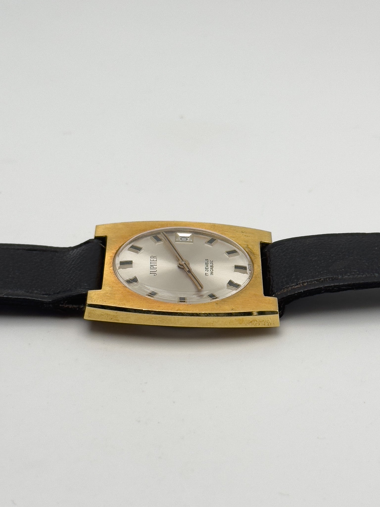 Jupiter - Tonneau Élargie Plaqué or - 1980s - Atelier Victor Paris - Vintage Watch Shop Dubai