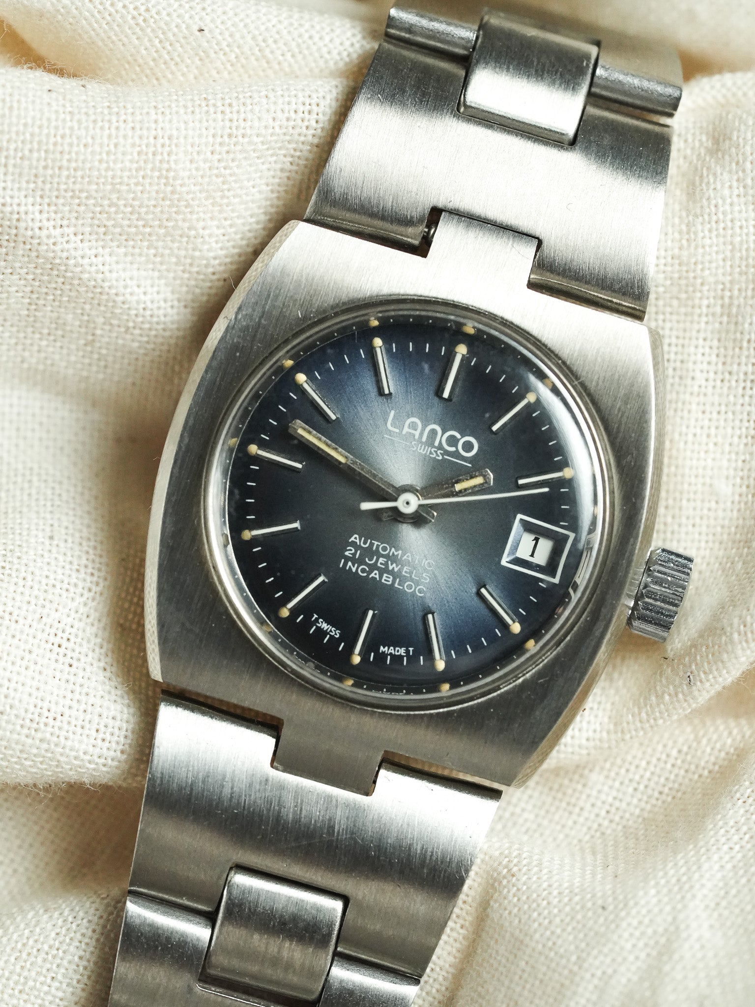 Lanco - Mini Tonneau Acier Bleu Automatique - NOS - 1980s - Atelier Victor - Vintage  Shop