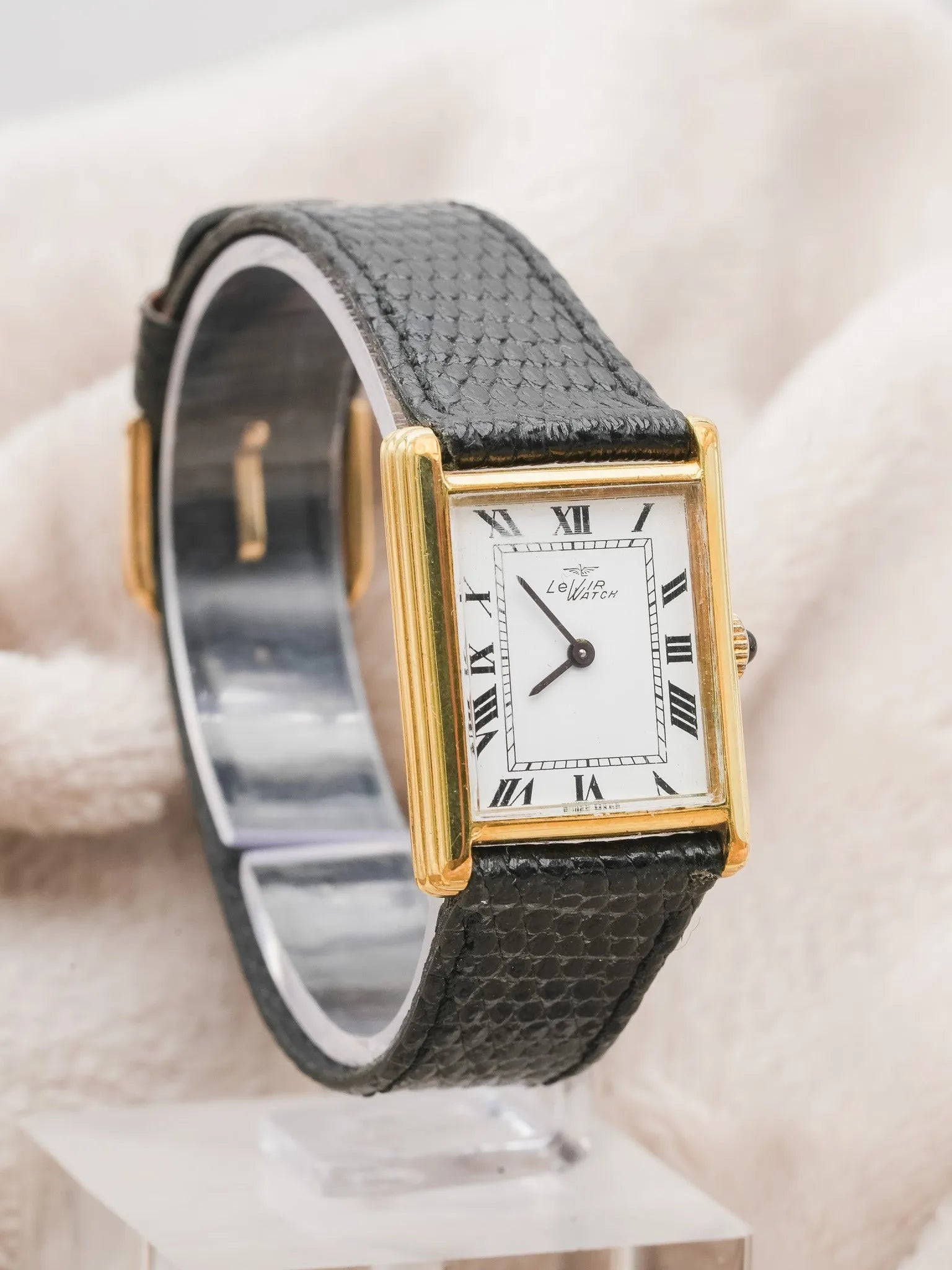 Levir Watch - Tank Plaqué or double épaisseur - 1980s - Atelier Victor - Vintage  Shop