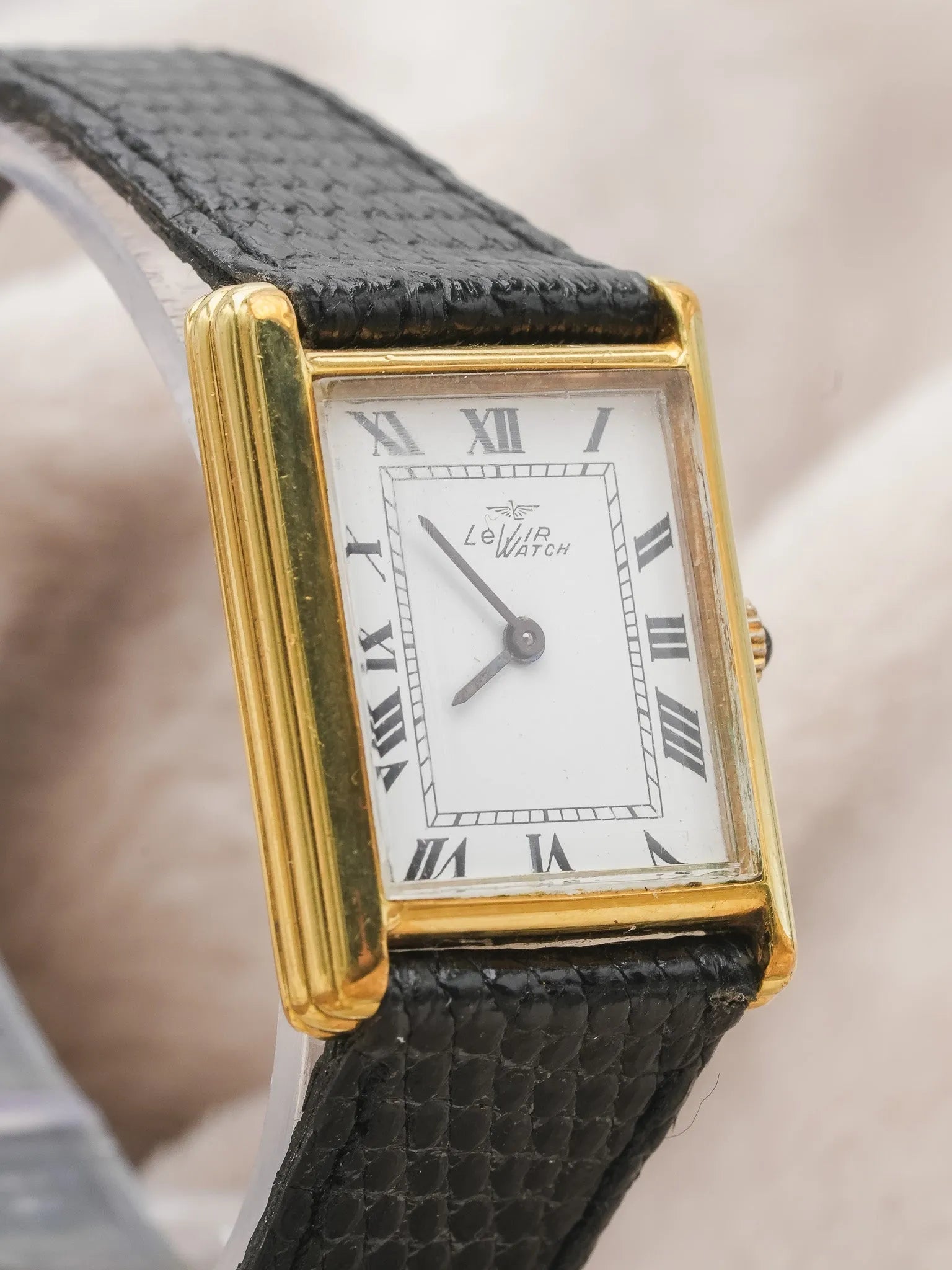 Levir Watch - Tank Plaqué or double épaisseur - 1980s - Atelier Victor - Vintage  Shop