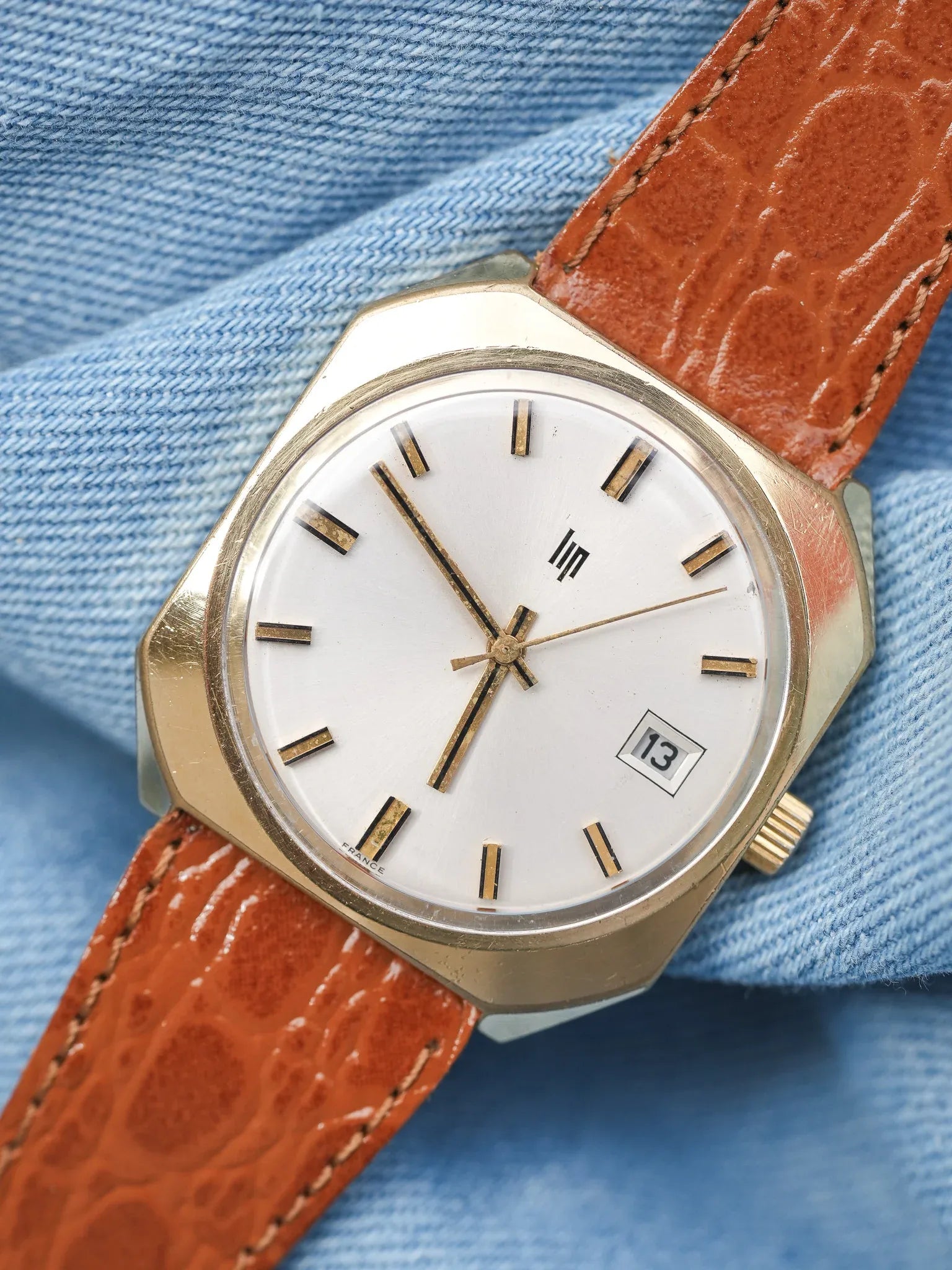 Lip - Carré plaqué or date - 1970s - Atelier Victor