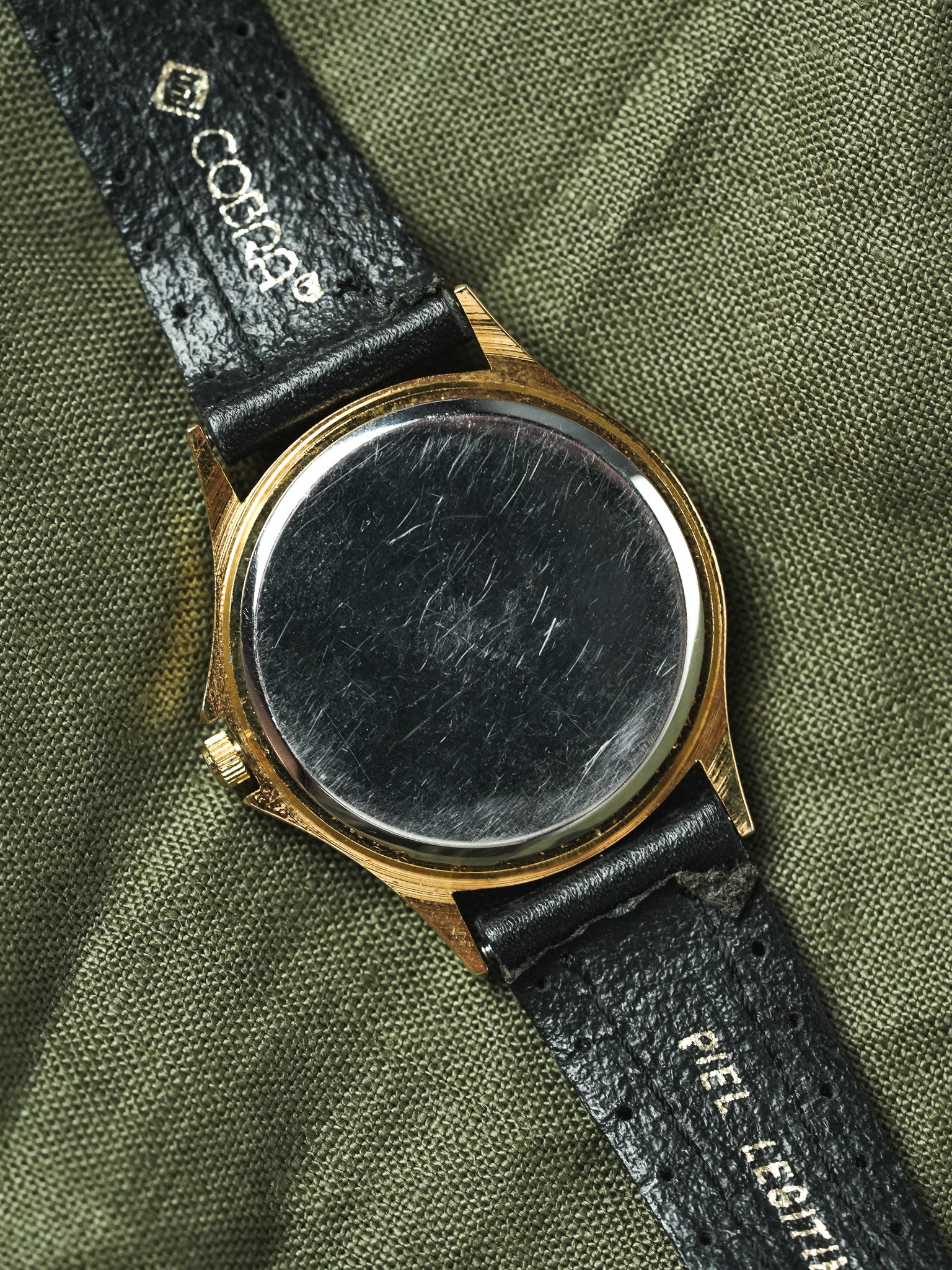 Lip - Rond Or Cadran blanc chiffres - 1990s - Atelier Victor - Vintage  Shop