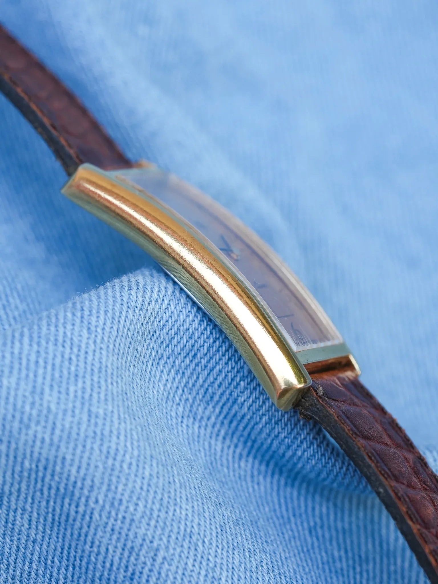 Lip - Tank Allongée Arrondie Saumon Plaqué or - 1990s - Atelier Victor