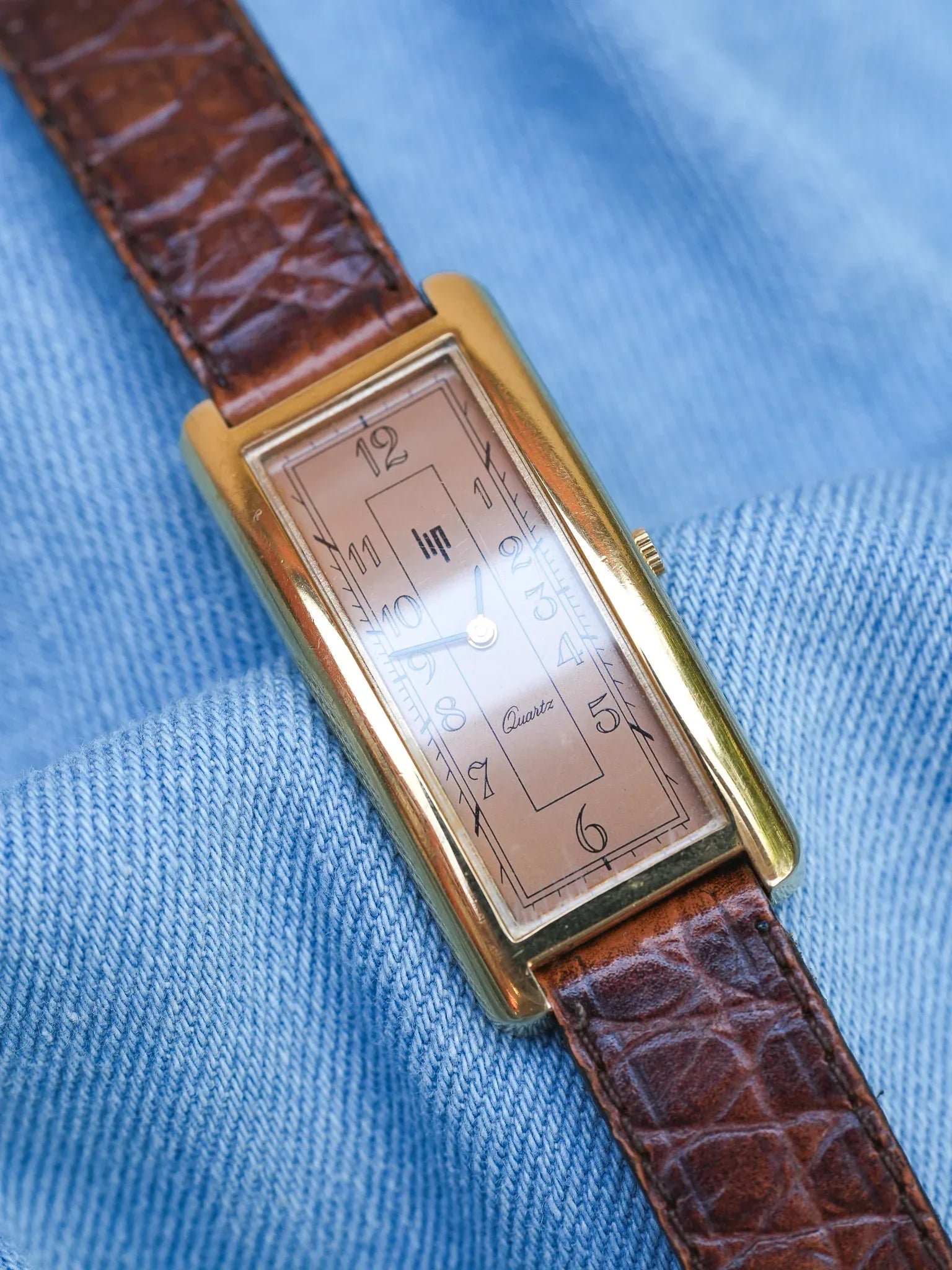 Lip - Tank Allongée Arrondie Saumon Plaqué or - 1990s - Atelier Victor