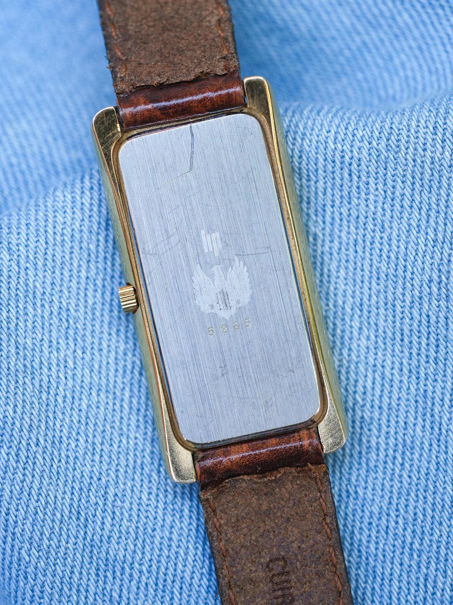 Lip - Tank Allongée Arrondie Saumon Plaqué or - 1990s - Atelier Victor - Vintage Watch Shop