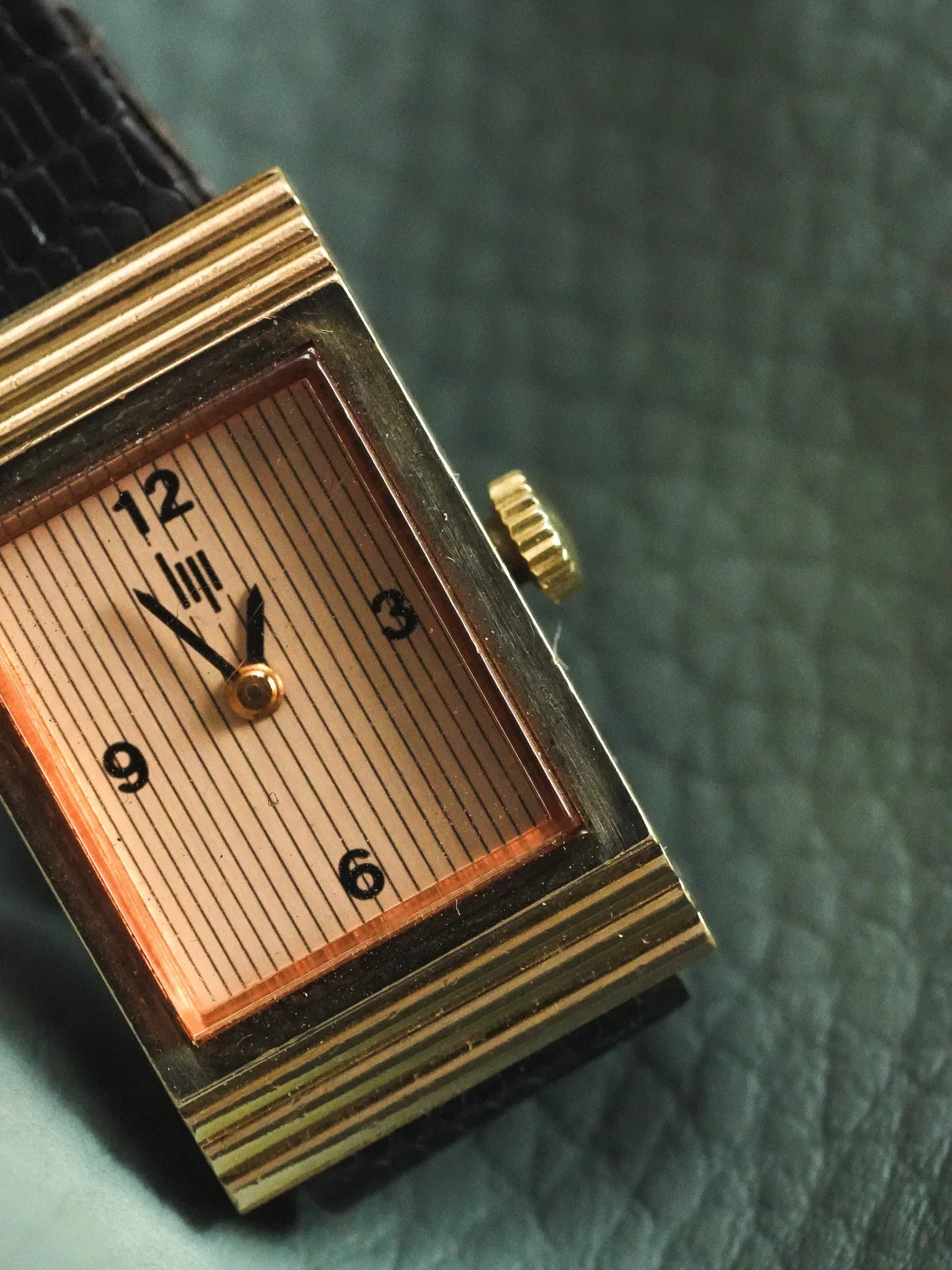 Lip - Tank Or Cadran Saumon Tapissé - 1970s - Atelier Victor