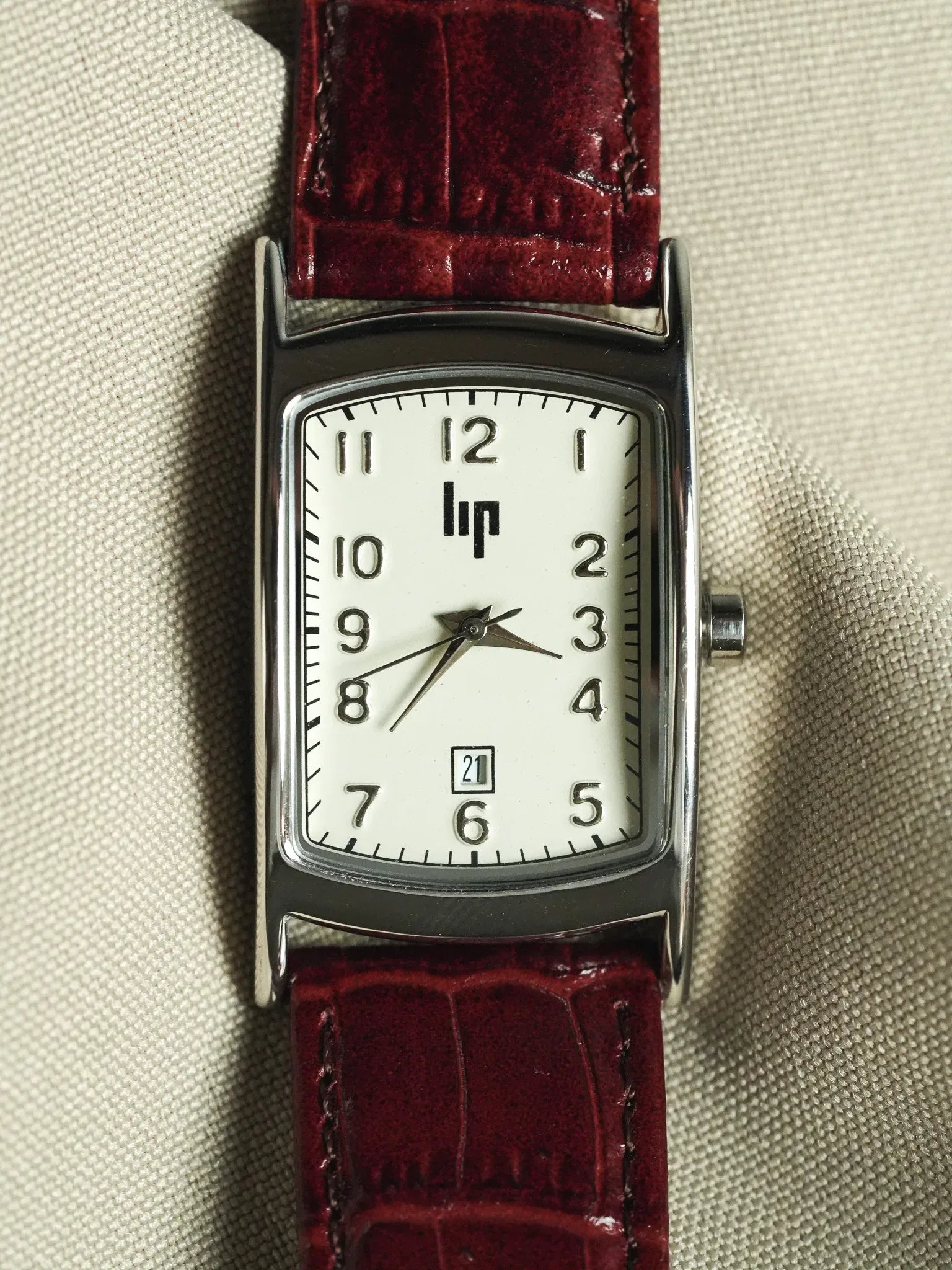 Lip - Tank Rectangulaise Curvée Acier Cadran blanc - 2000s - Atelier Victor