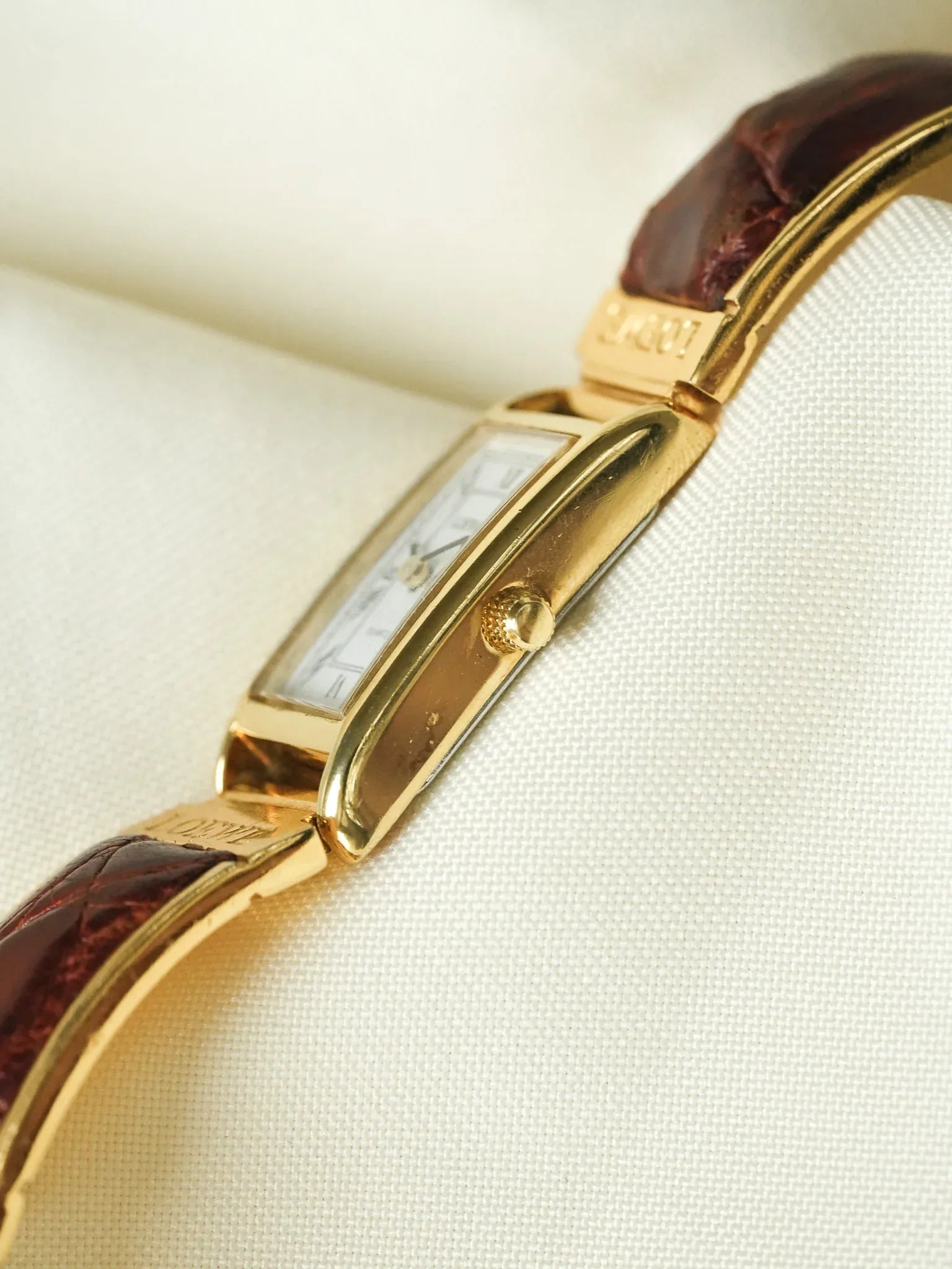 Loewe - Montre bracelet plaqué or cuir marron - 1990s - Atelier Victor