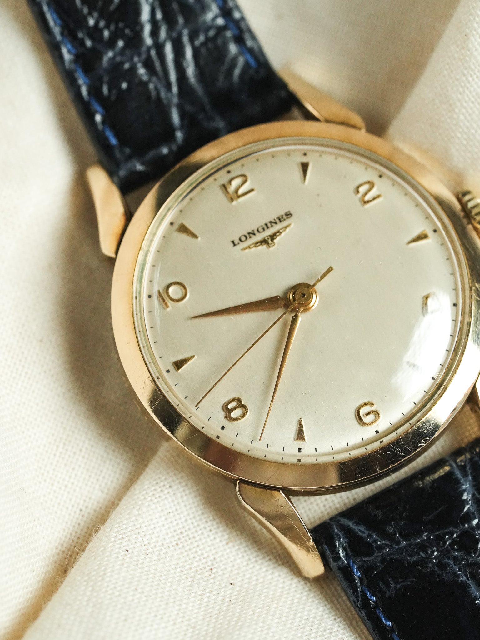 Longines - 8418 Cornes Gouttes d'eau plaqué or index - 1960s - Atelier Victor - Vintage  Shop