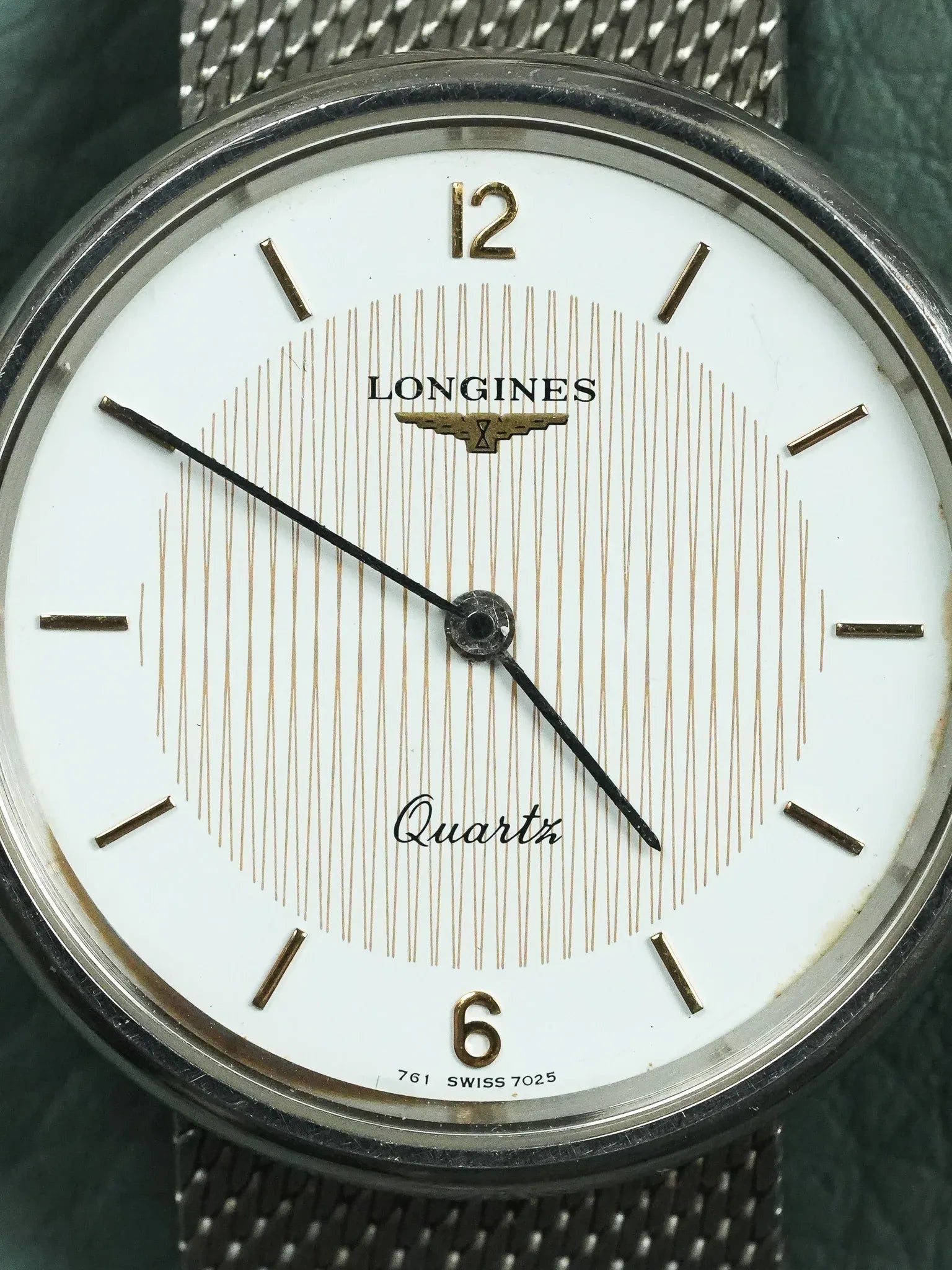 Longines - Acier en maille milanaise tapisserie or - 1980s - Atelier Victor - Vintage  Shop